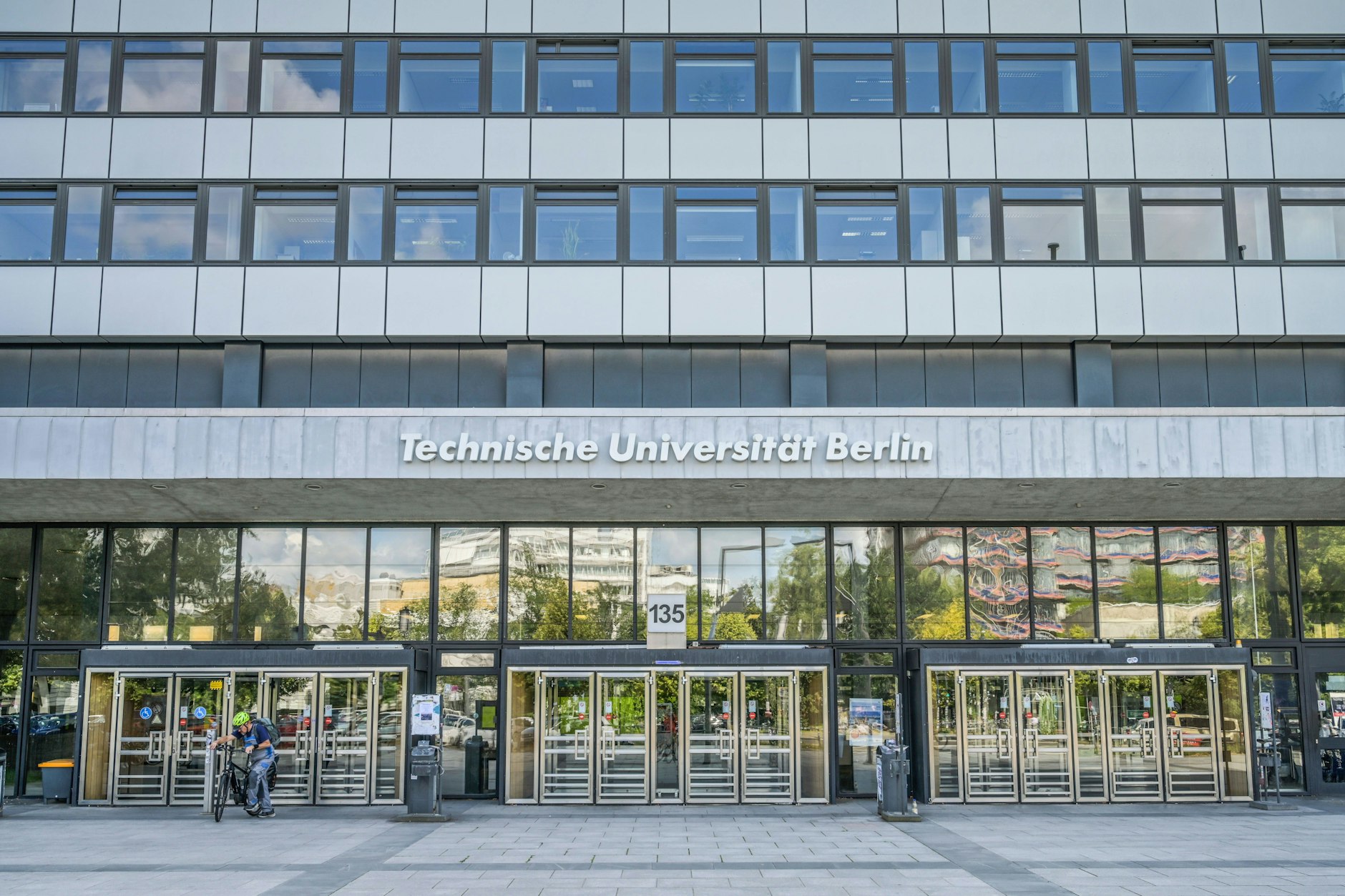 Das Hauptgebäude der Technischen Universität (TU) Berlin: Der entstandene Schaden beträgt 1600 Euro.