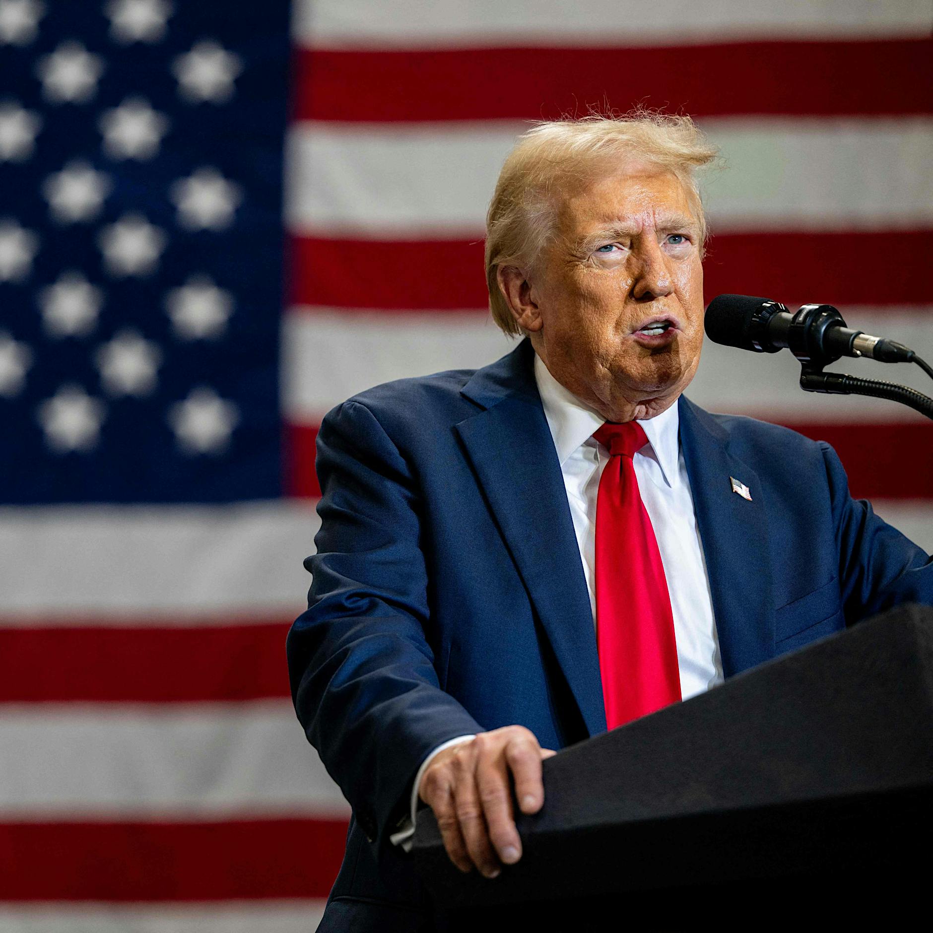 Trump zu iranischem Angriff auf Israel: „US-Präsident sollte das Land in die Luft jagen“