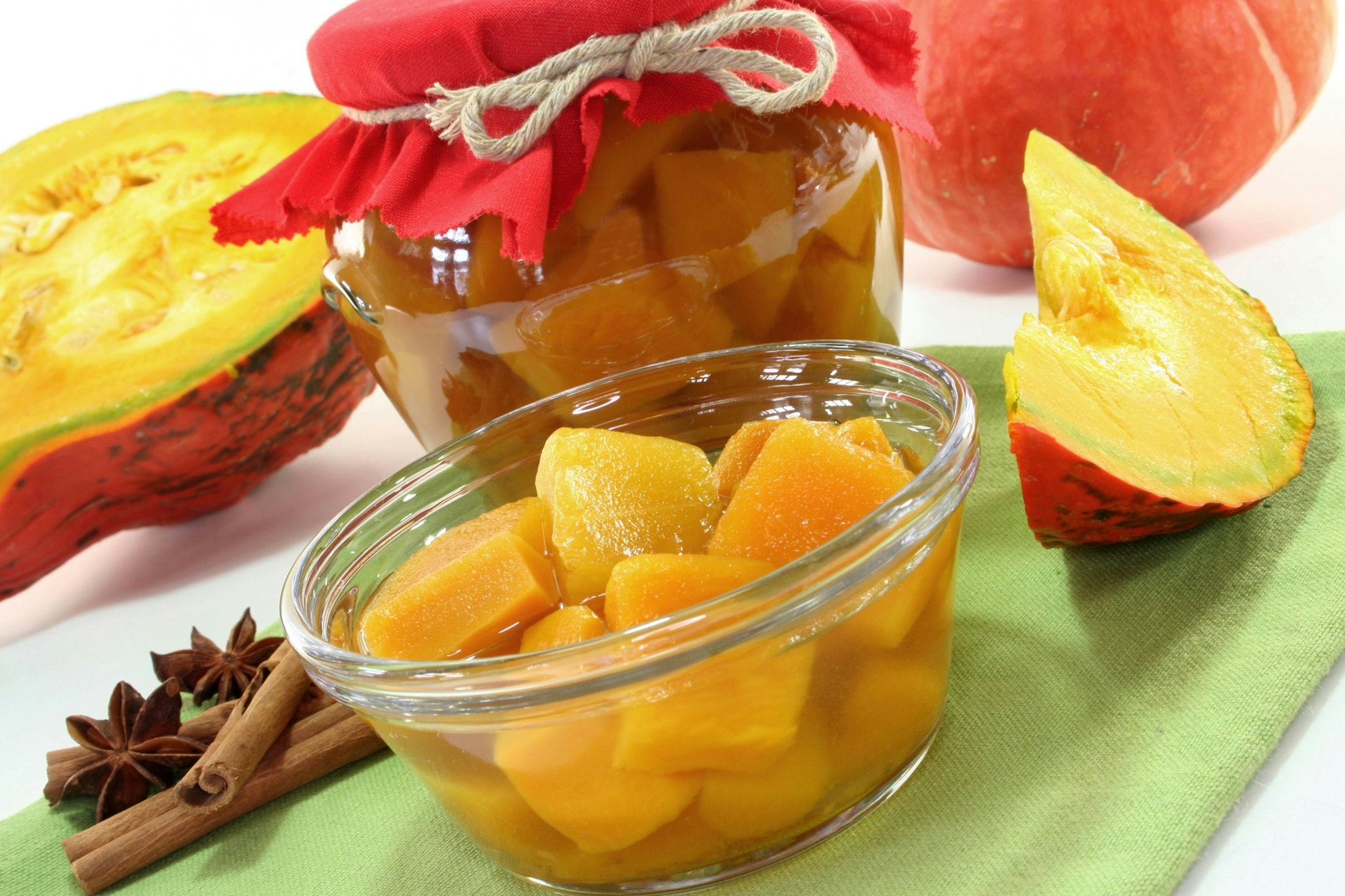 Kürbis ist auch in süßer Form ein echter Gaumenschmaus, zum Beispiel als Kürbis-Kompott.