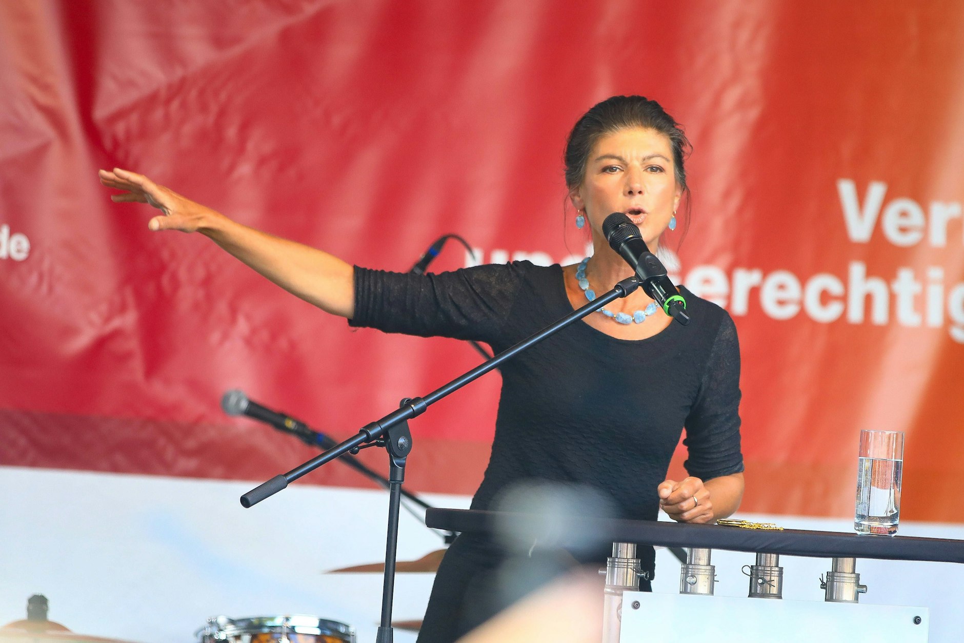 Sahra Wagenknecht auf einer Demo: Am Tag der Deutschen Einheit soll sie bei einer Großdemo am Großen Stern sprechen.