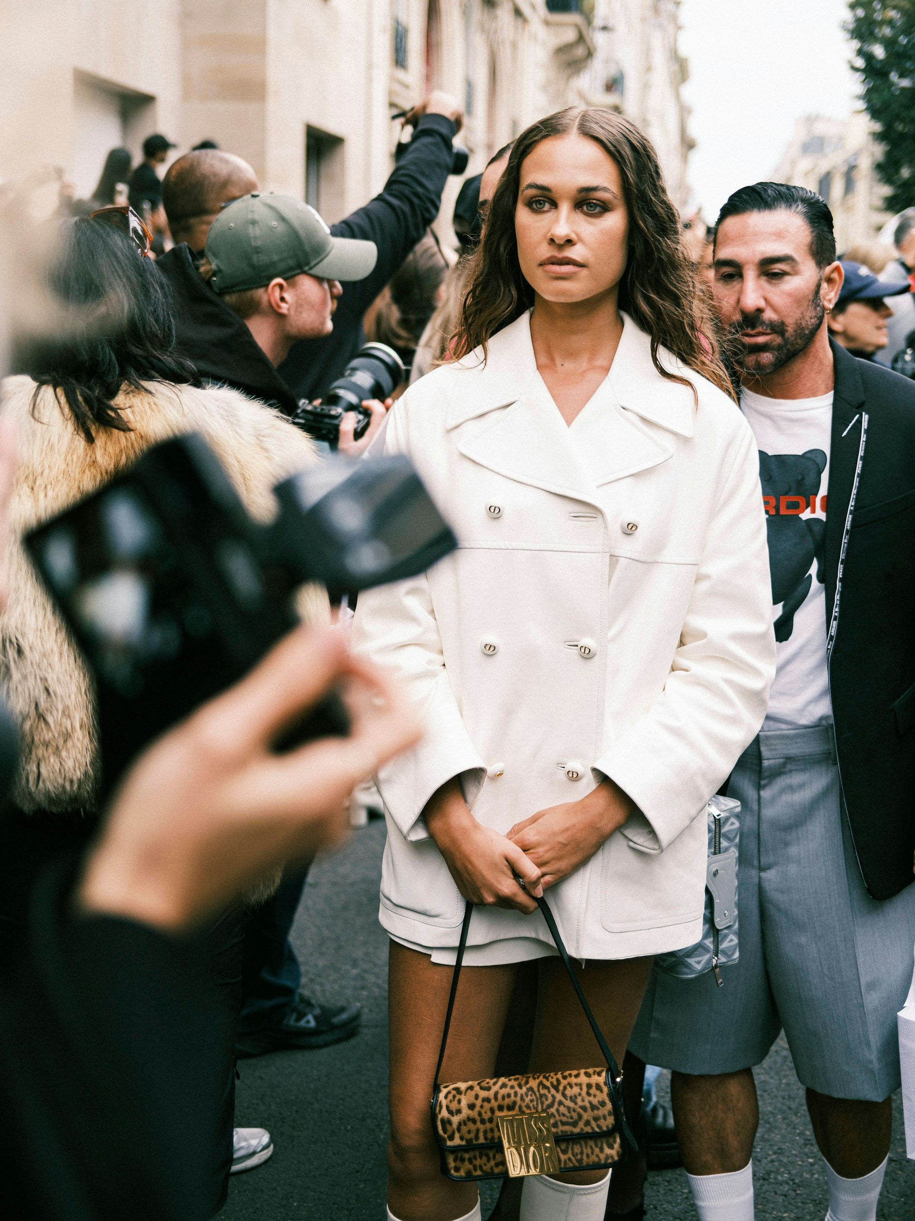 Ein cremefarbener Look von Dior