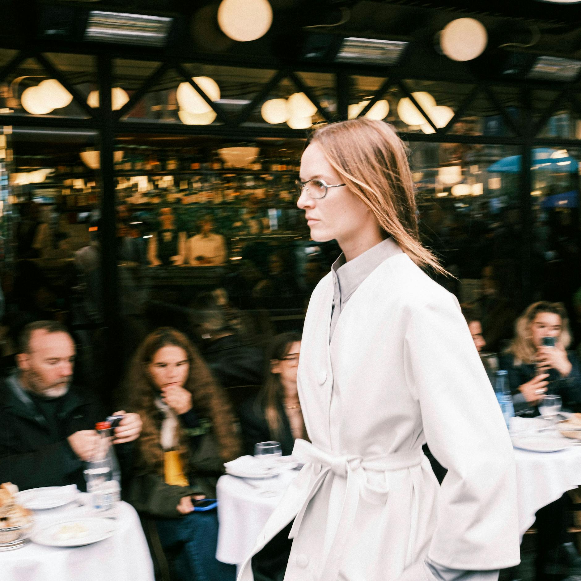 Image - Street Style von der Paris Fashion Week im September 2024: Der Stil der Pariserin