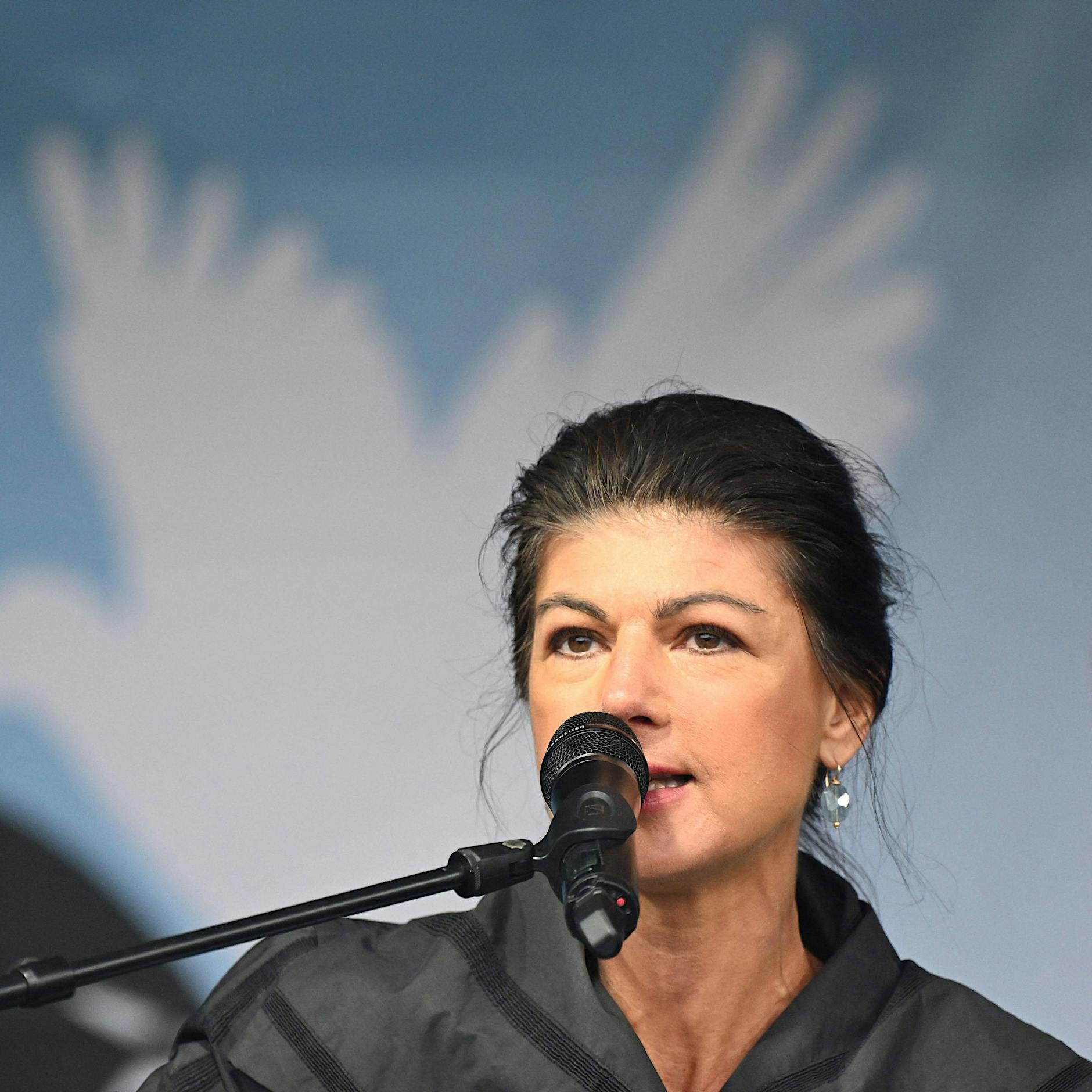 Friedensdemo in Berlin: Sahra Wagenknecht kritisiert Ampel – alle Infos im Liveticker