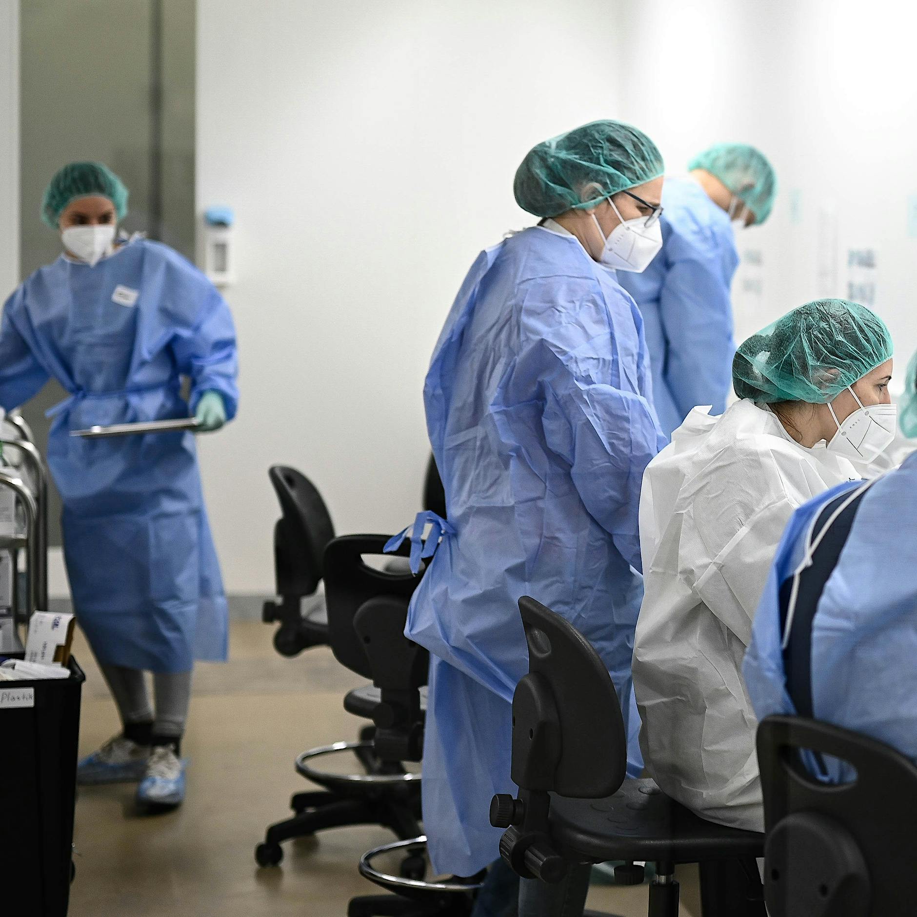 Corona-Impfstoffe – Pathologin warnt: „Diese mRNA-Technik ist nicht ausreichend getestet“