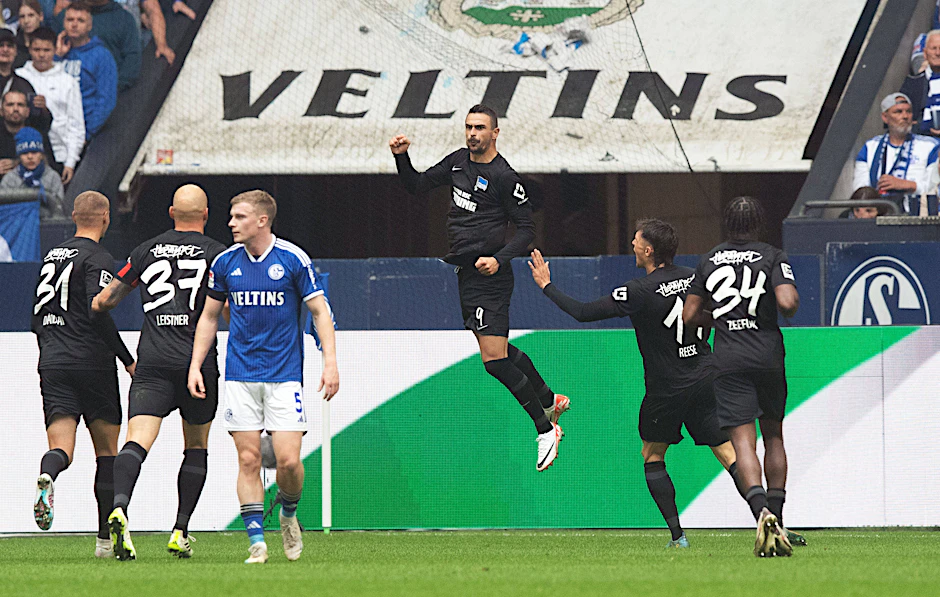Smail Prevljak war vergangene Saison beim 2:1-Sieg auf Schalke der Überflieger. Der Bosnier traf zum 1:0.