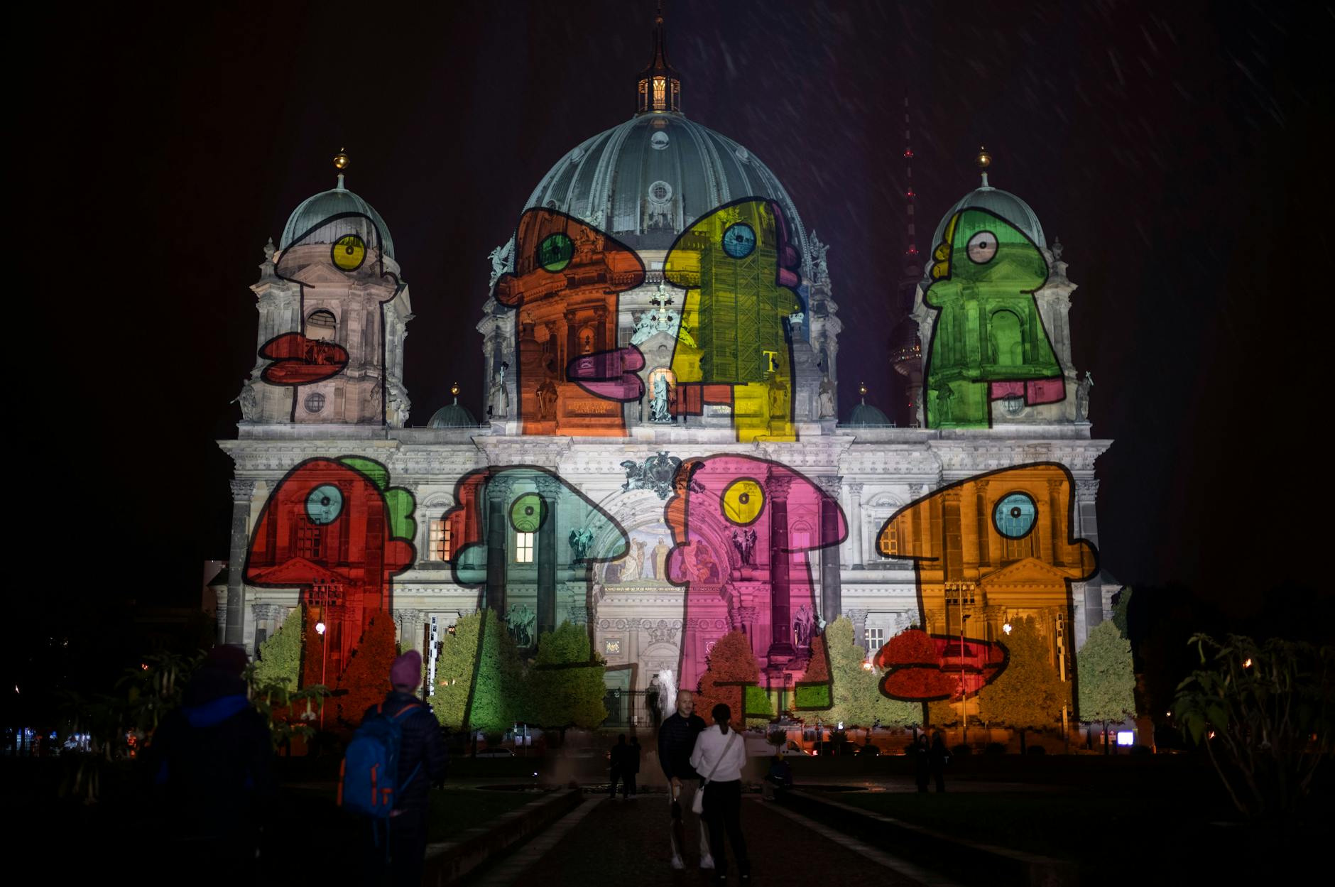 Am Berliner Dom sollen in diesem Jahr zehn verschiedene Motive erleuchten.
