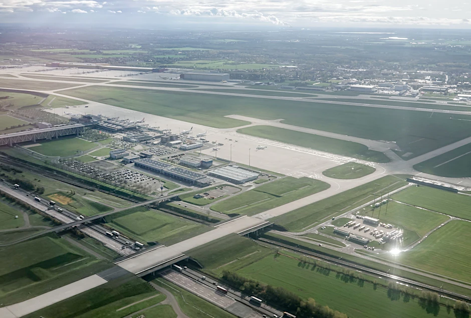  Der Flughafen Leipzig/Halle, aufgenommen aus einer Passagiermaschine.