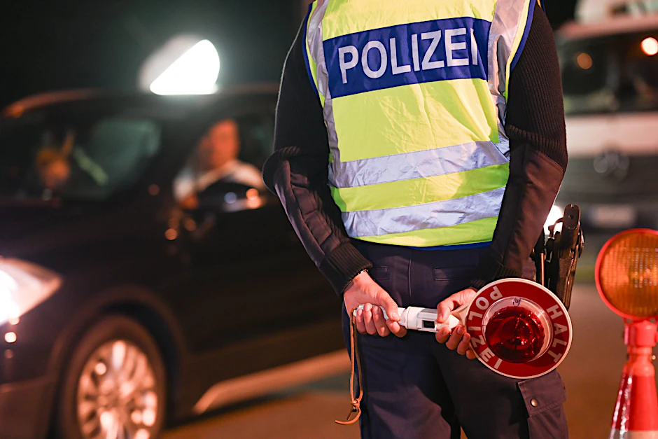 Erwischt werden Raser nur, wenn sie in Blitzerkontrollen geraten. Meist kommen Geschwindigkeitssünder ungeschoren davon.