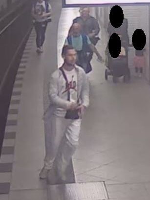 U7: Mann ohne Ticket sticht auf Kontrolleur ein