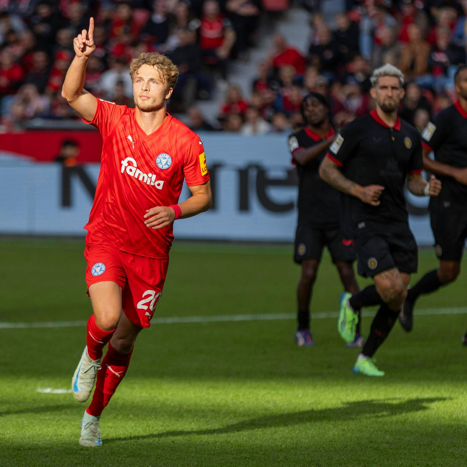 Image - Bundesliga: Bayer Leverkusen gibt gegen Kiel eine 2:0-Führung aus der Hand