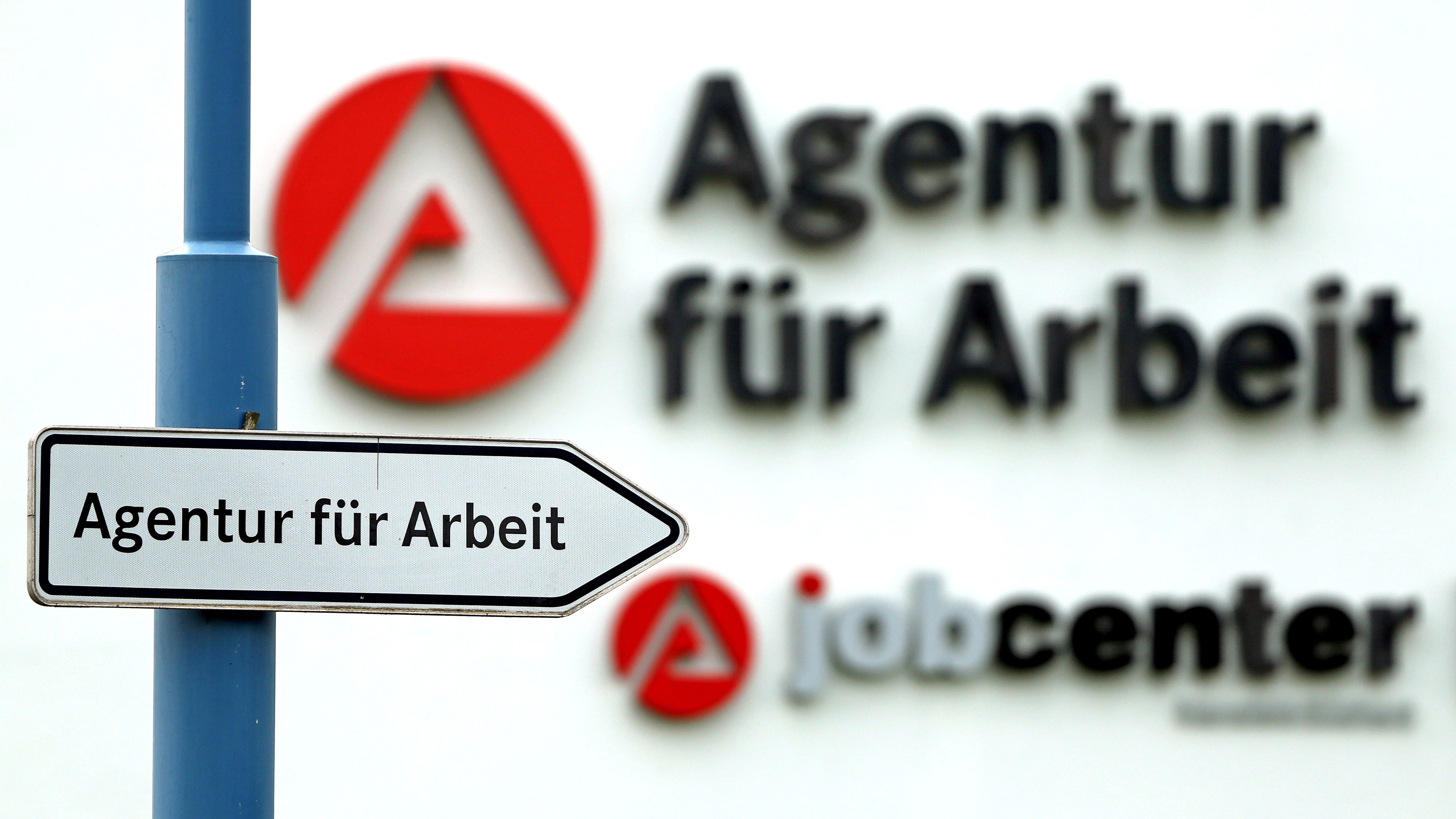 Die geplante "Arsch-hoch-Prämie" sorgt für hitzige Diskussionen. 