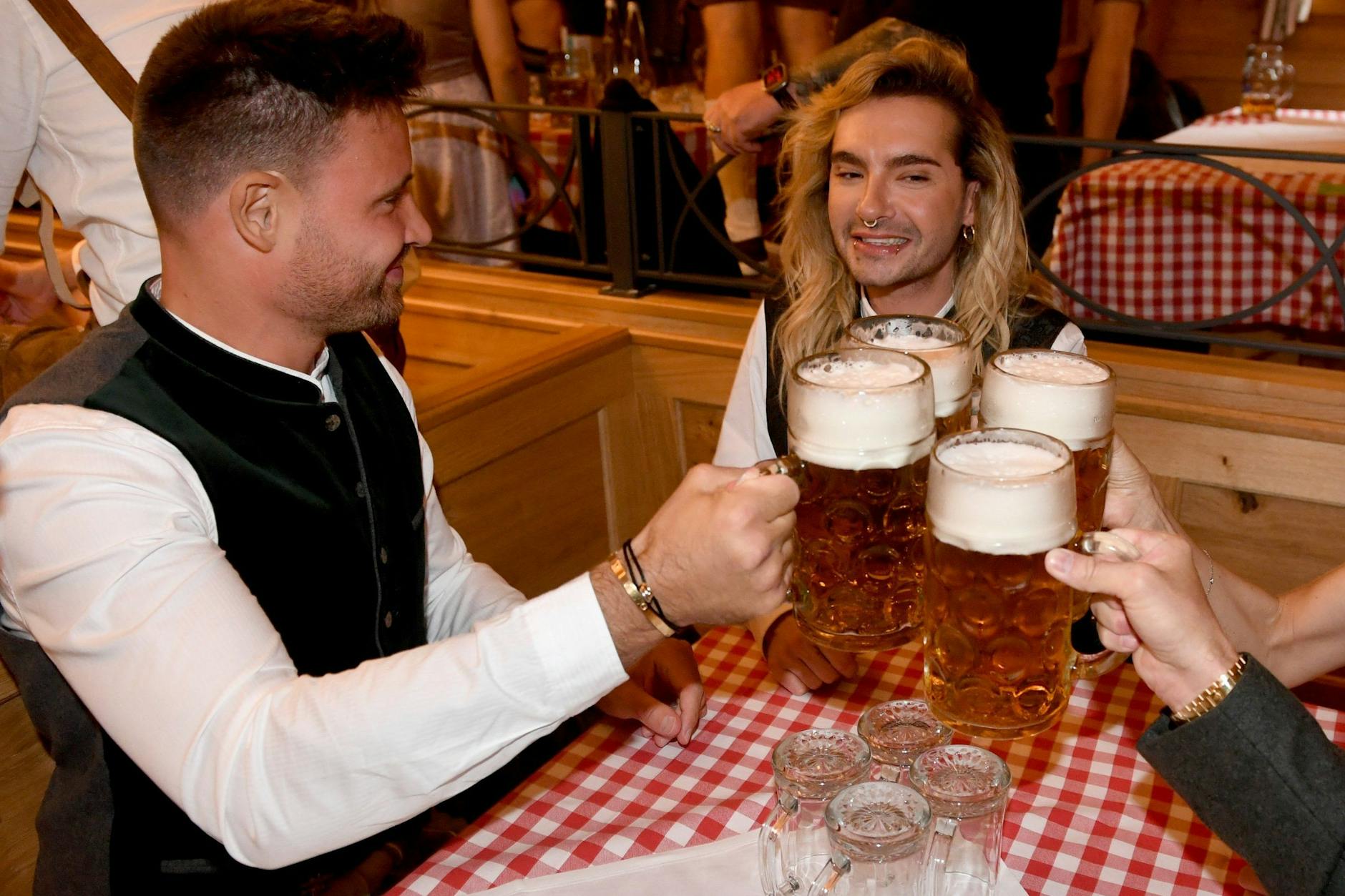 Bill Kaulitz und Marc Eggers auf dem Oktoberfest.