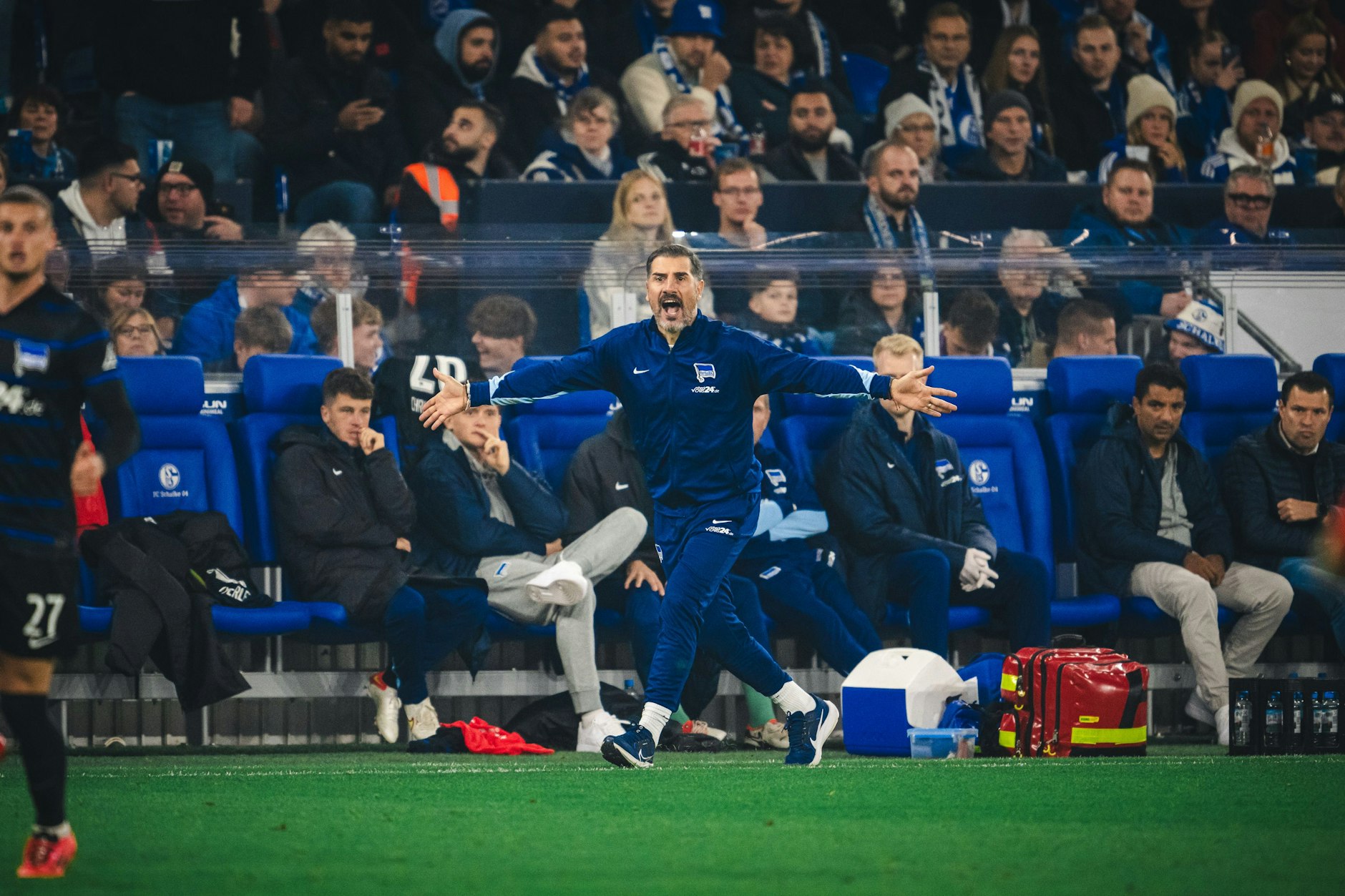 Trainer Cristian Fiel hat guten Grund, sich aufzuregen. Hertha war in der Defensive mal wieder zu fahrlässig.