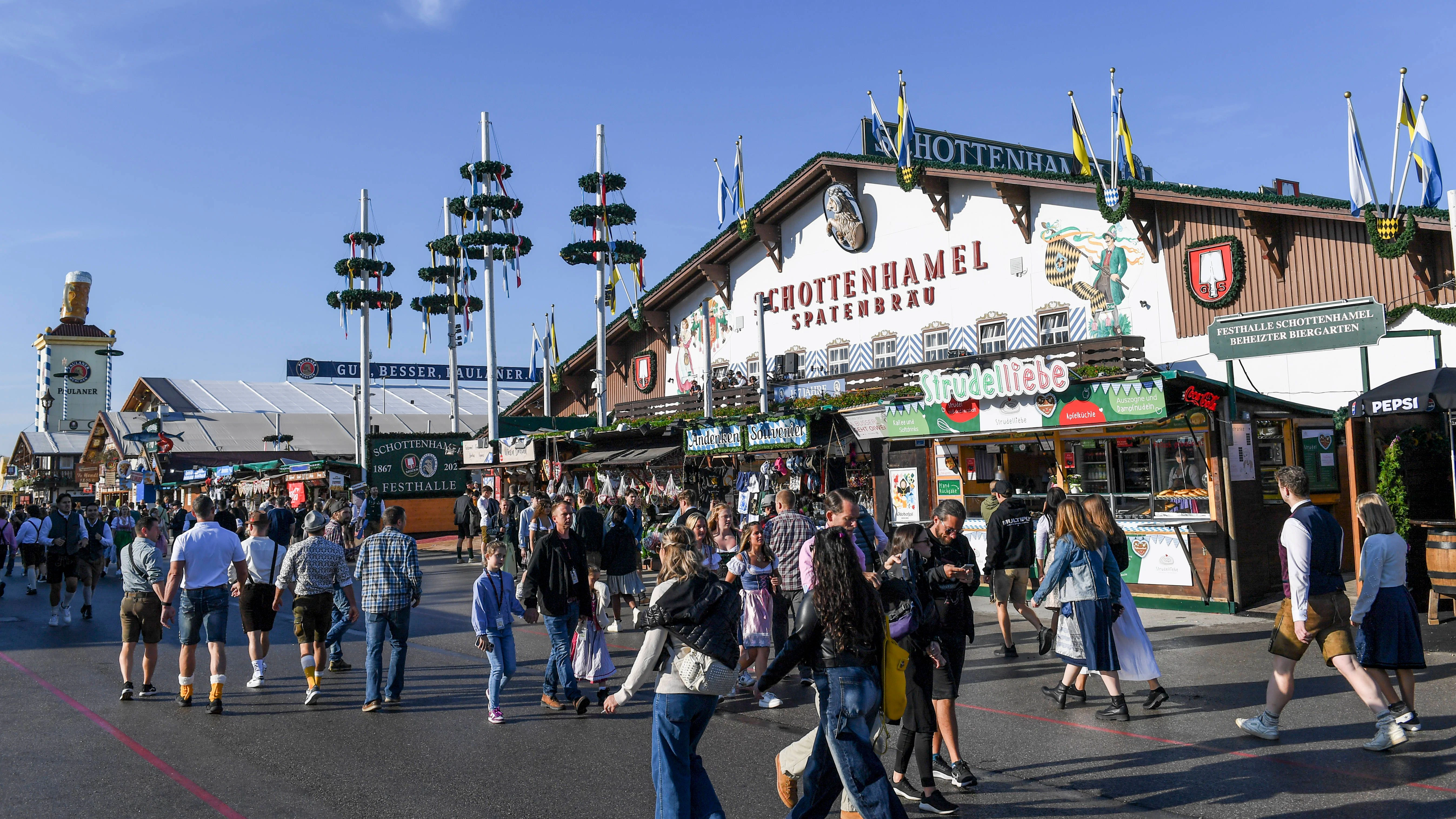 Im Schottenhamel kostet die Maß Bier 14,95 Euro. 