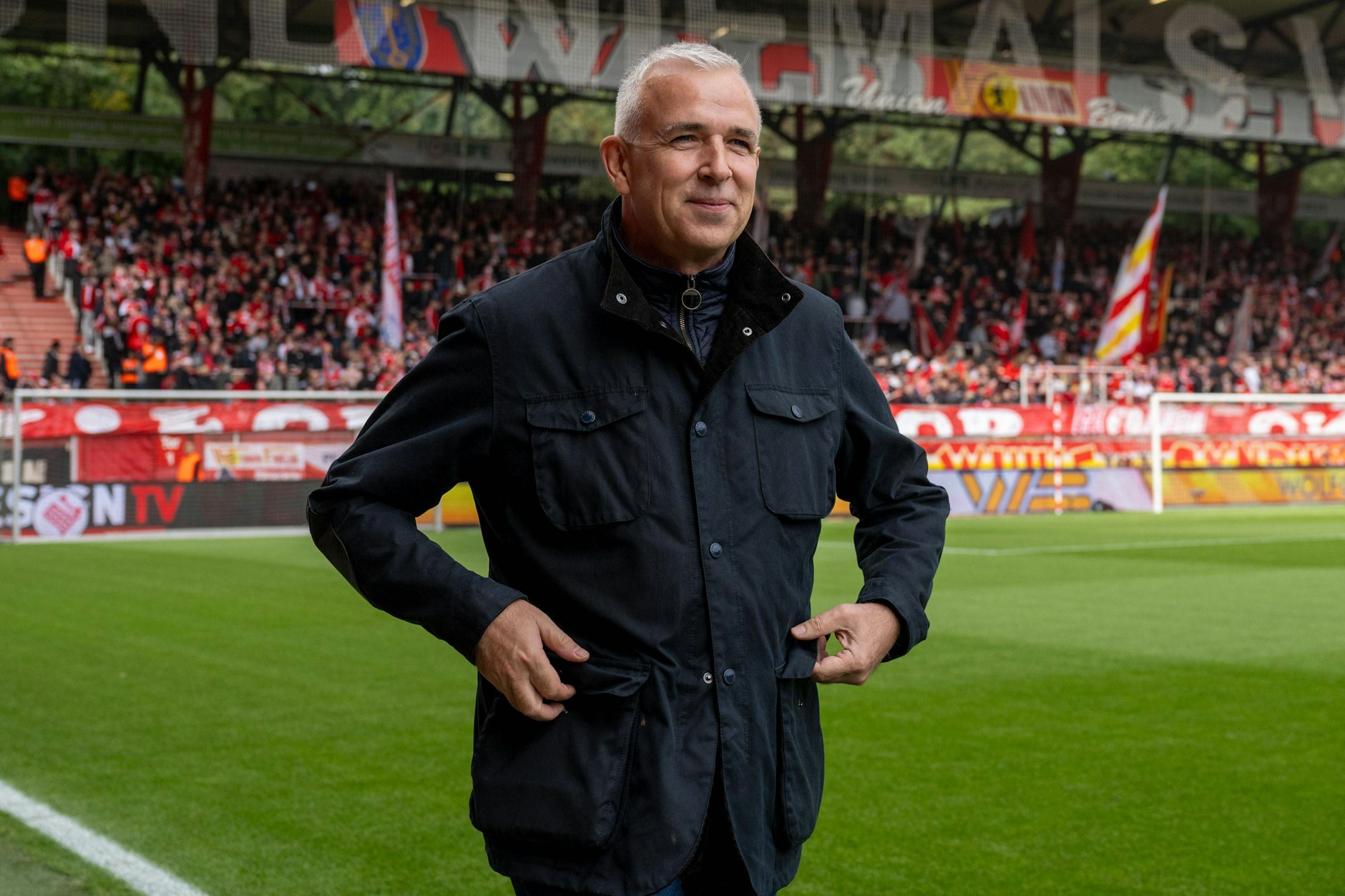 Dirk Zingler (60), Präsident des 1. FC Union, blickt hoffnungsvoll in die Zukunft und sucht einen neuen Hauptsponsor.&nbsp;