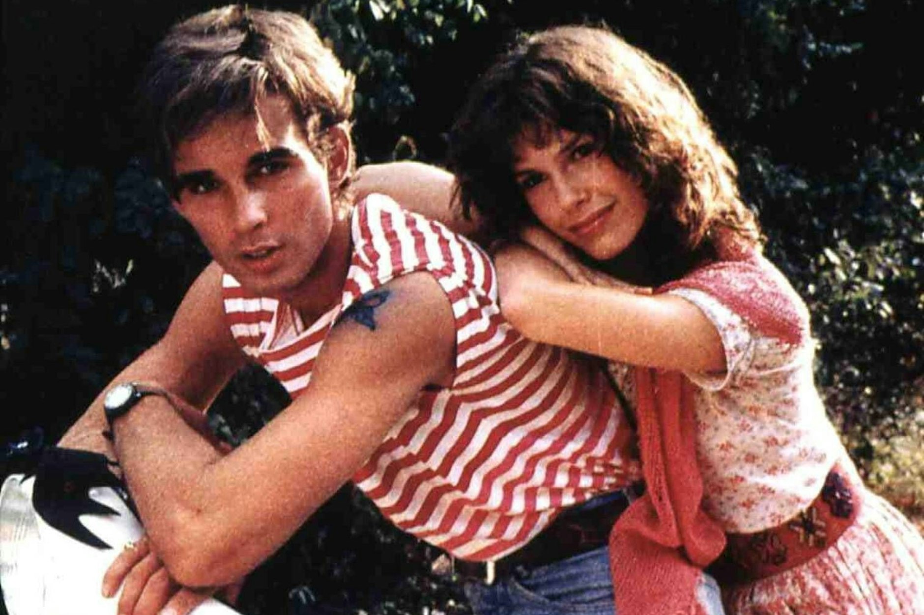 Bonnie Bianco als Cindy und Pierre Cosso als Mizio in einer Szene das Films „Cinderella ’80“.