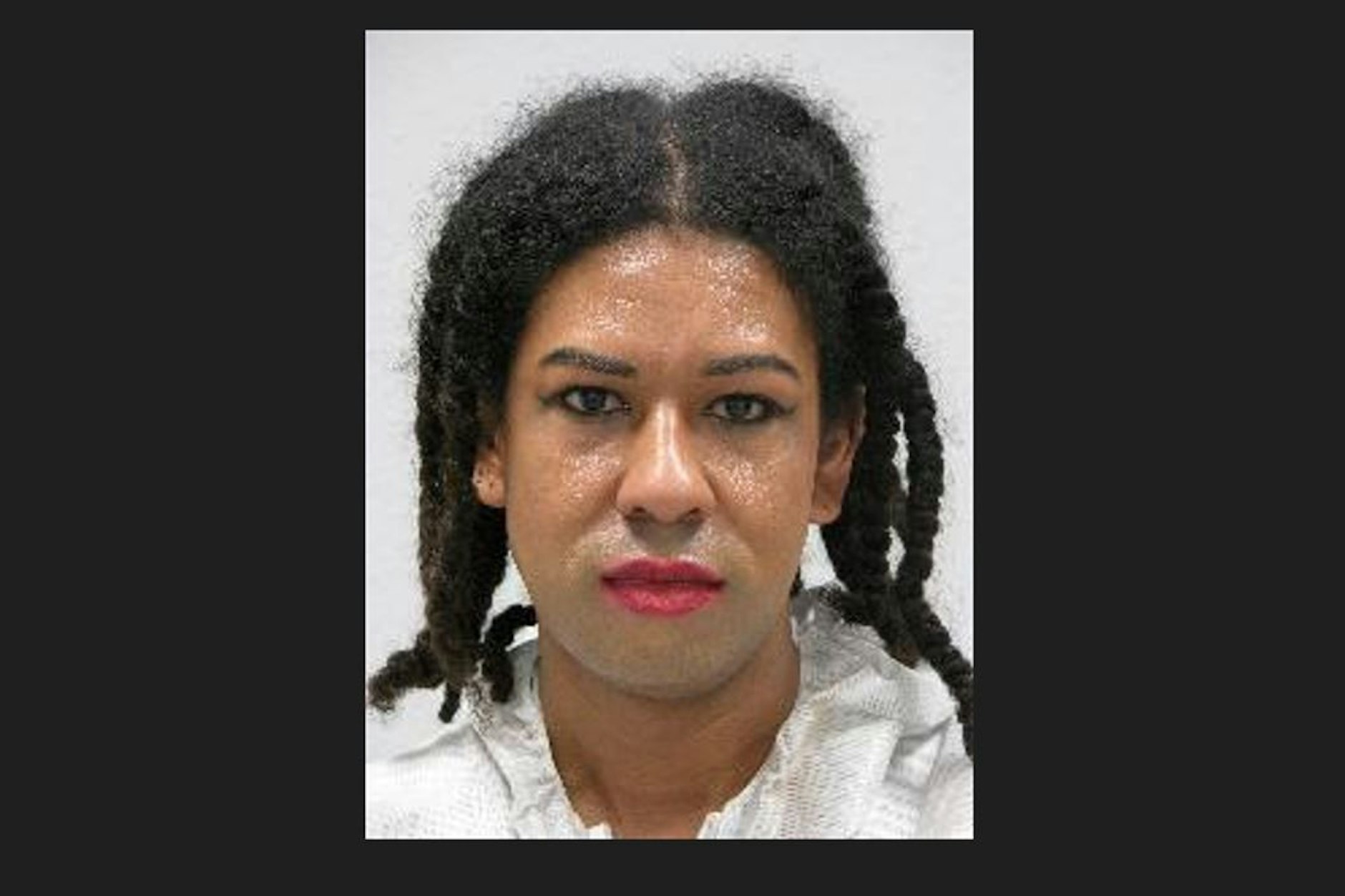 Wer kann Hinweise zu dieser transgeschlechtlichen Person geben?