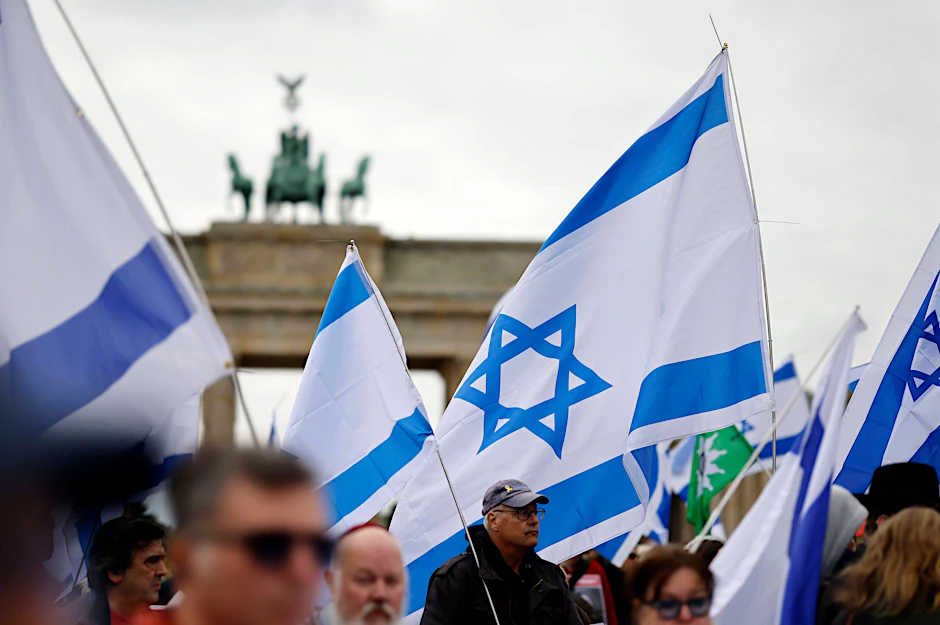 Am Jahrestag des Angriffs der Hamas auf Israel wird in ganz Berlin der Opfer gedacht. Neben israelischen Veranstaltungen wurden auch propalästinensische Demonstrationen angemeldet.