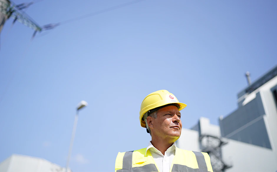 Wirtschaftsminister Robert Habeck (Grüne) erntet für seine Prognose-Korrektur scharfe Kritik.