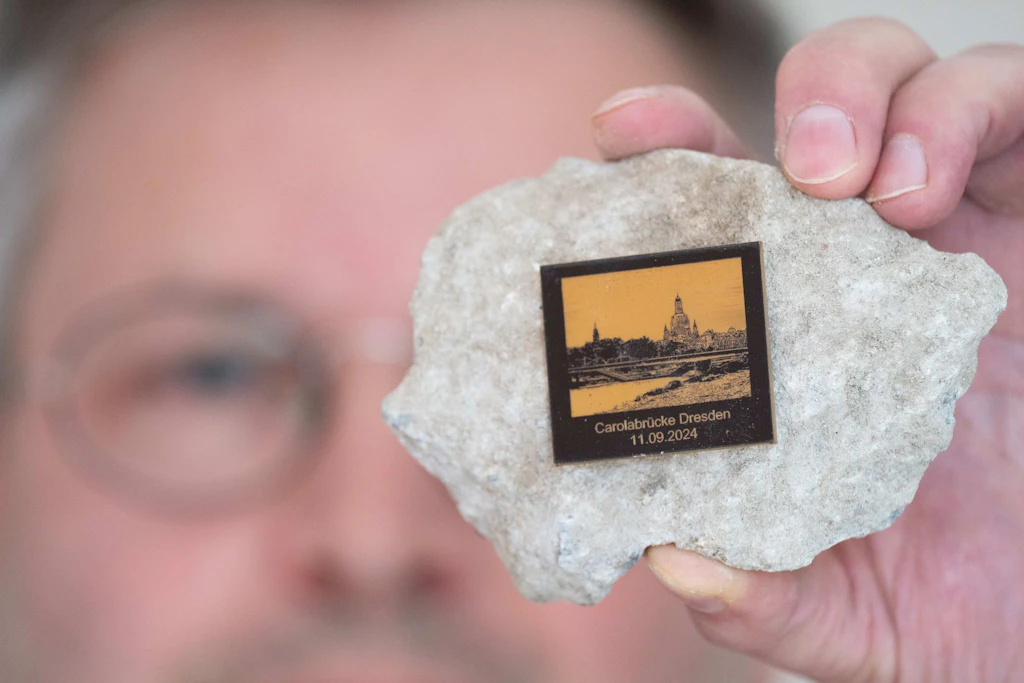 Carolabrücke in Dresden: Trümmer werden jetzt als Souvenir verkauft
