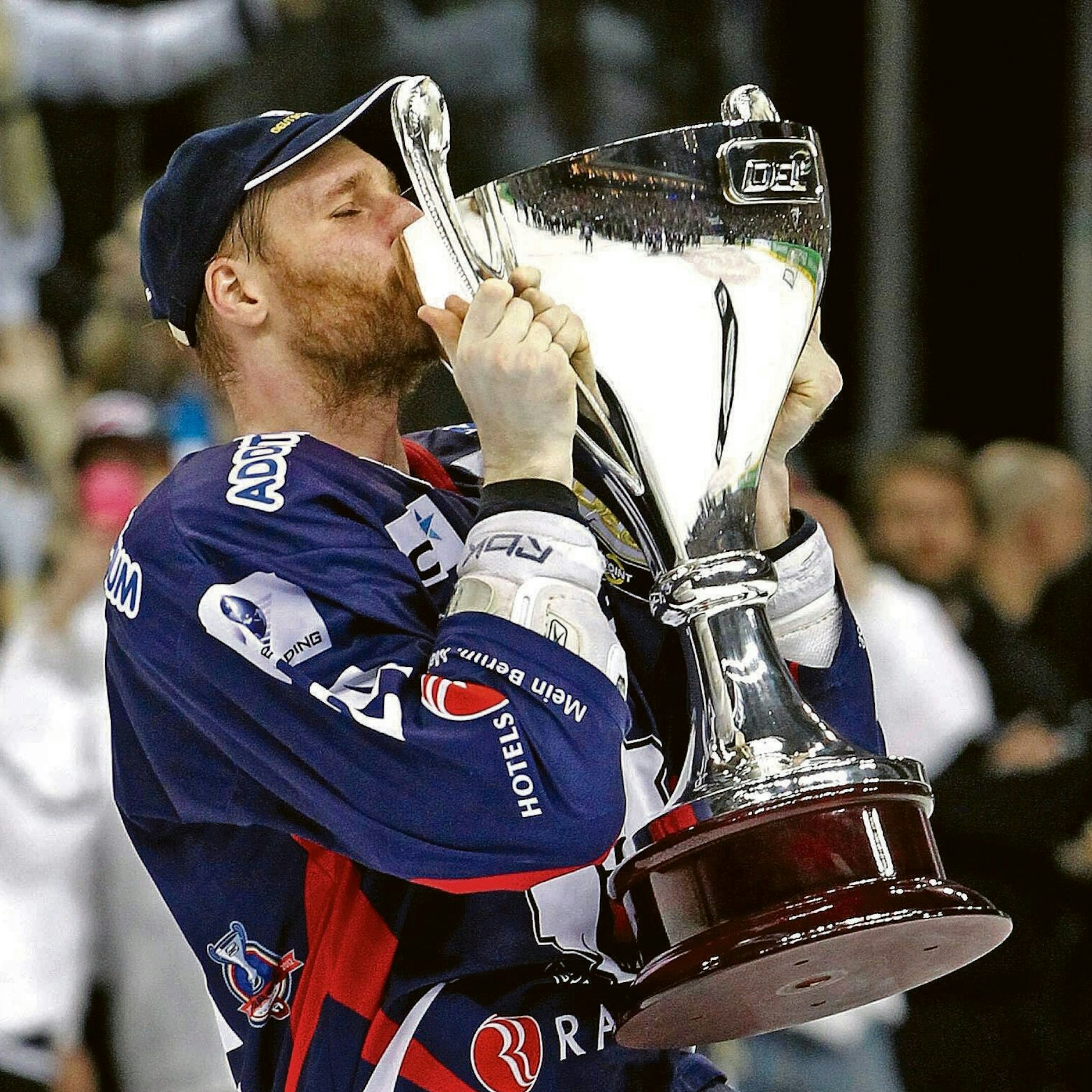 Als Spieler küsste André Rankel siebenmal den Meisterpokal – immer im Trikot der Eisbären.