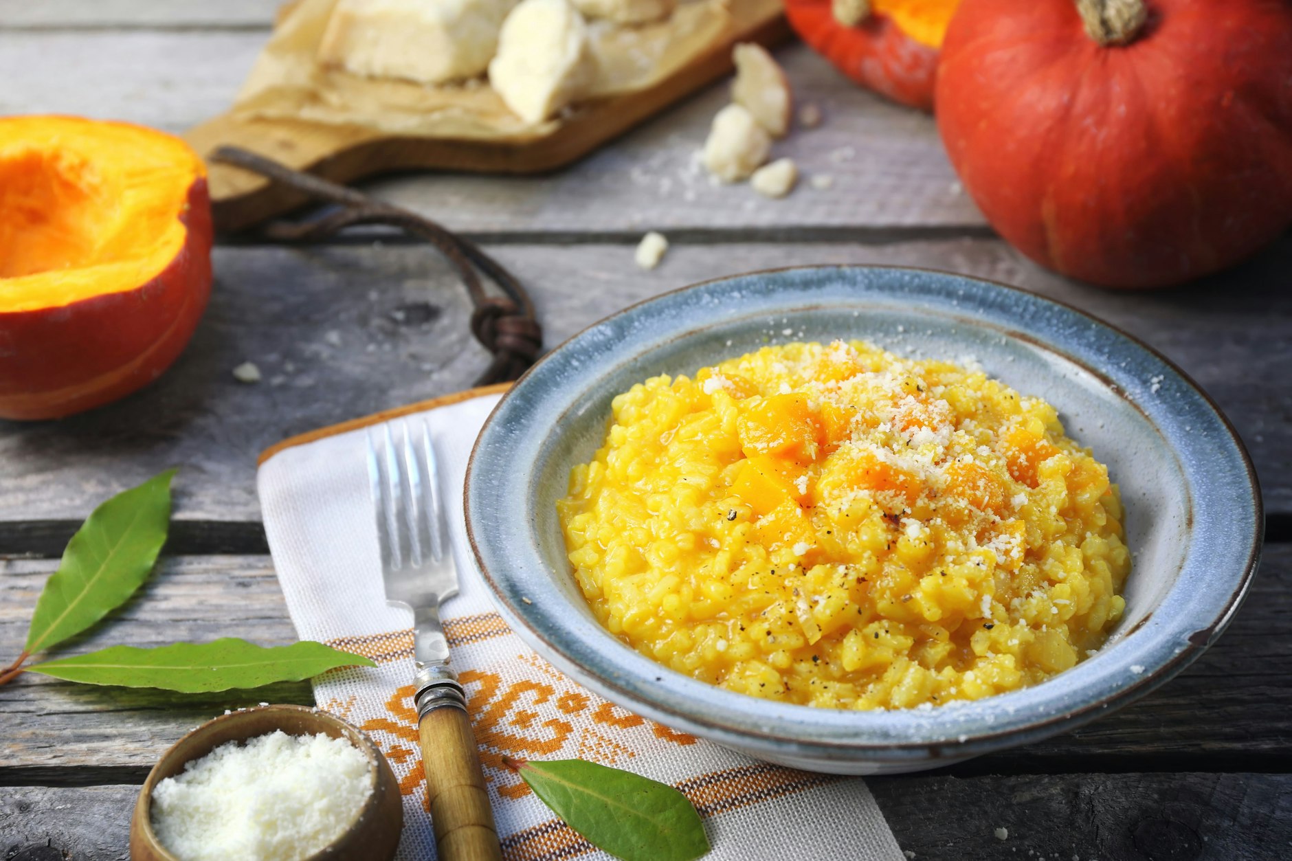 Cremiges Risotto mit im Backofen geröstetem Kürbis - was für ein köstliches Herbst-Essen!