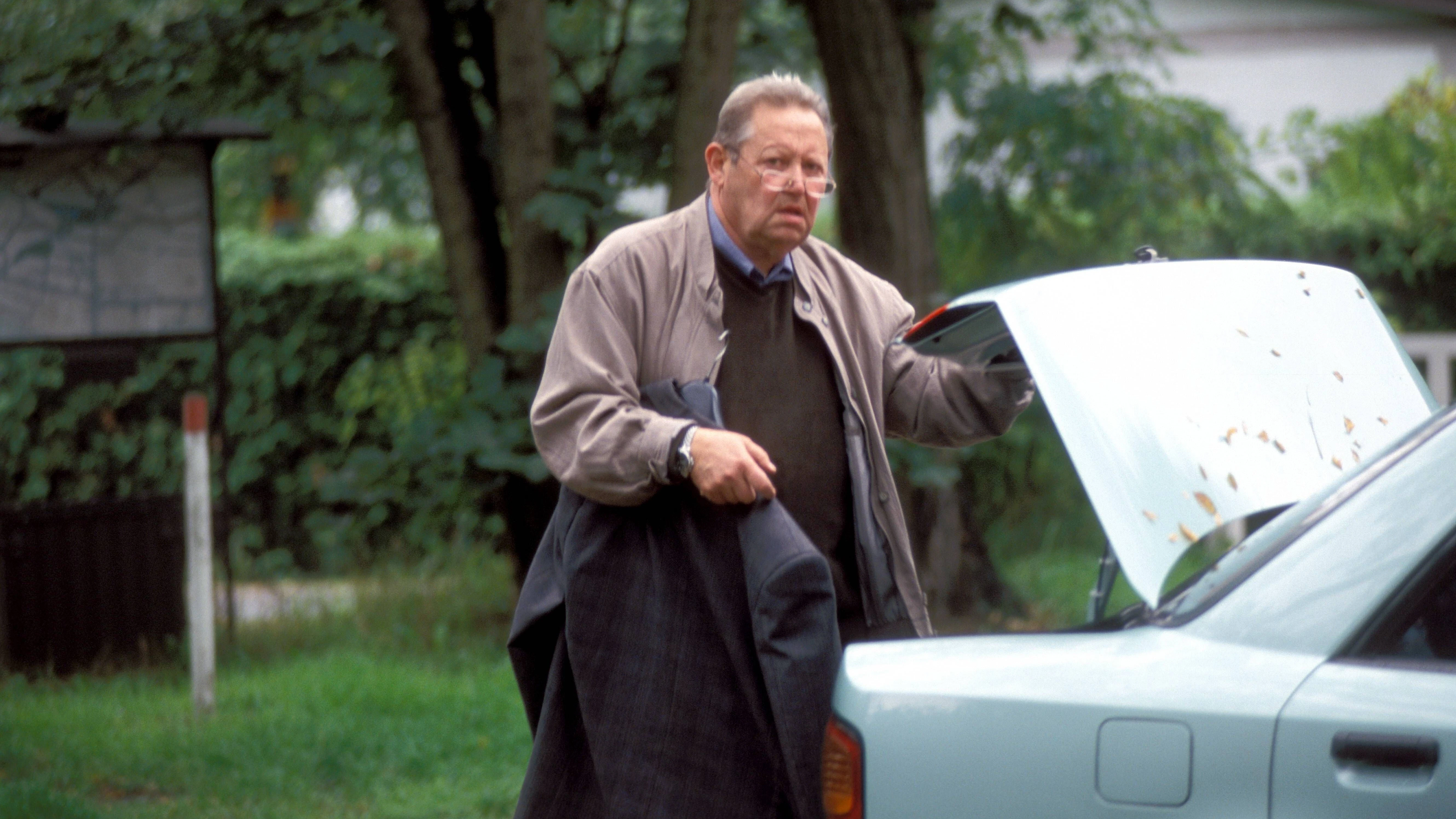 DDR-Funktionär Günter Schabowski musste nach der Wende den Hut nehmen. 