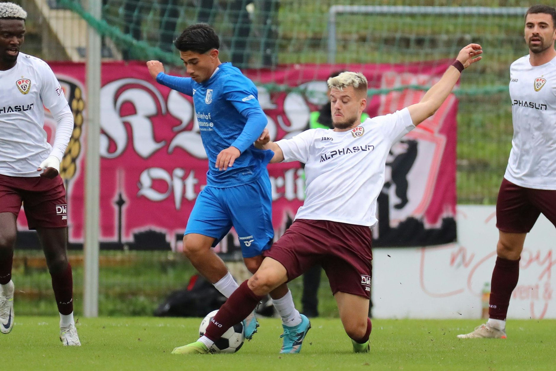 Voller Einsatz wie hier von Ivan Knezevic gegen Altglienicke ist von allen Dynamos auch am Sonnabend gegen Lichtenberg 47 gefragt. 