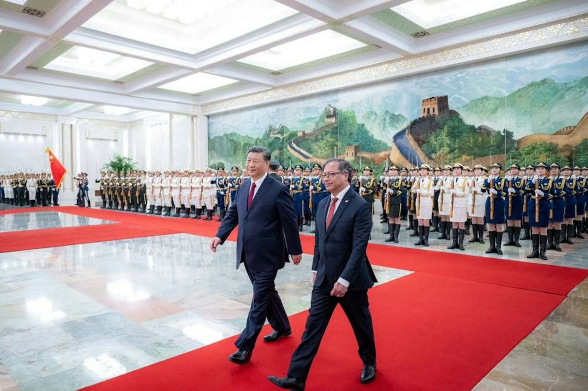 Chinas Präsident Xi Jinping und Kolumbiens Staatschef Gustavo Petro