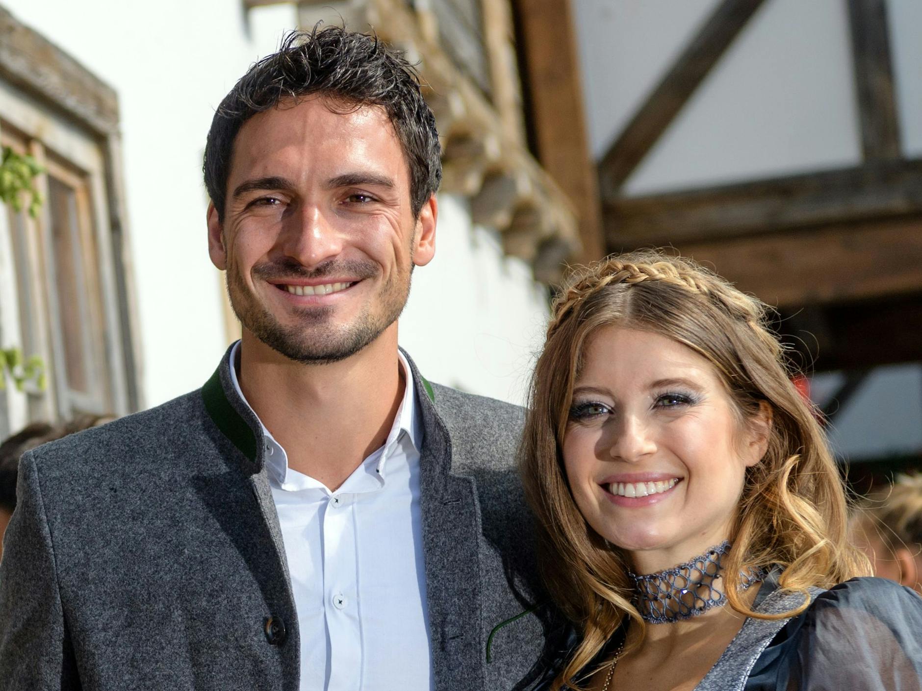 Das Verhältnis zu ihrem E-Mann Mats Hummels nennt Cathy "okay".