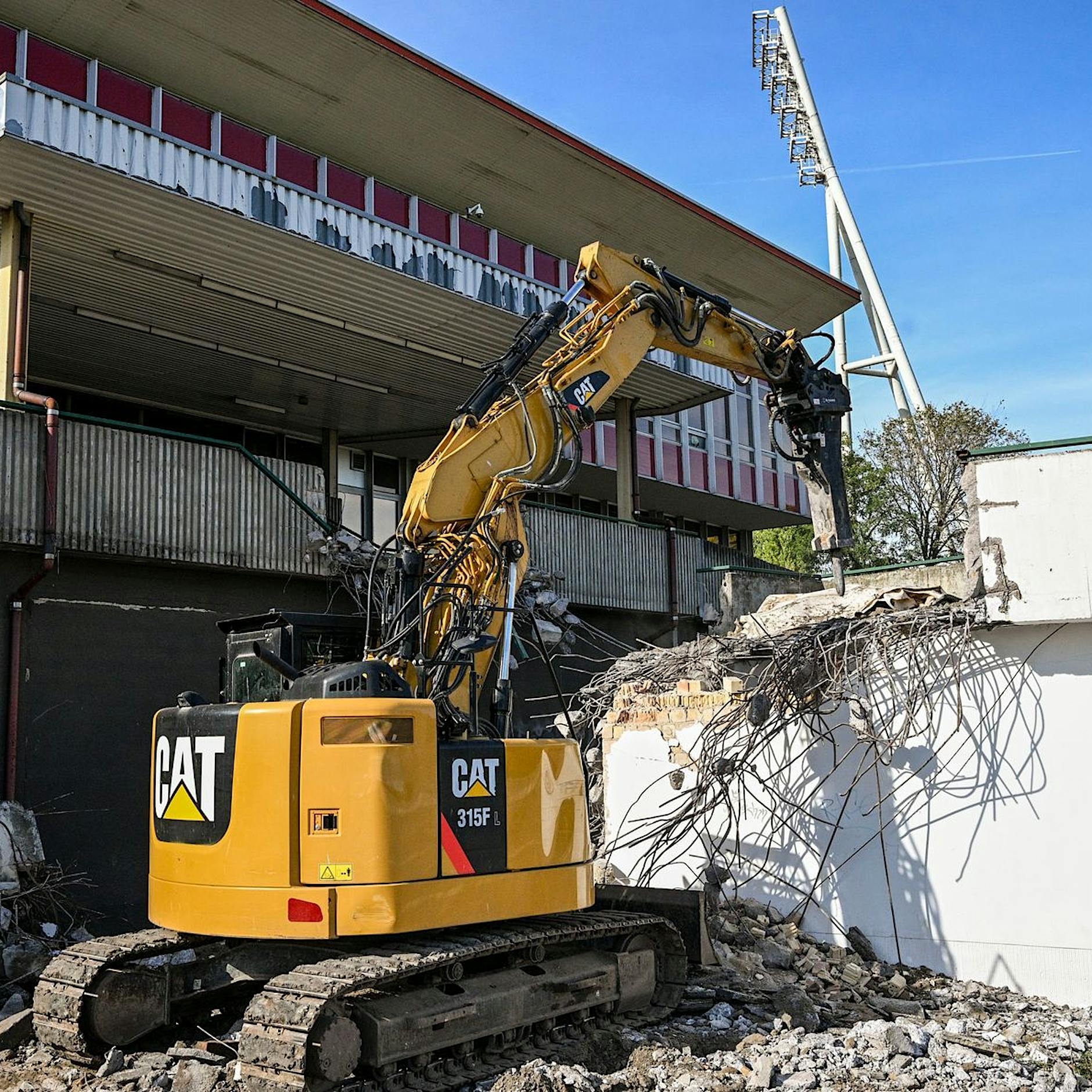 Jahnstadion: Richter könnten den Abriss stoppen – Eilantrag eingegangen