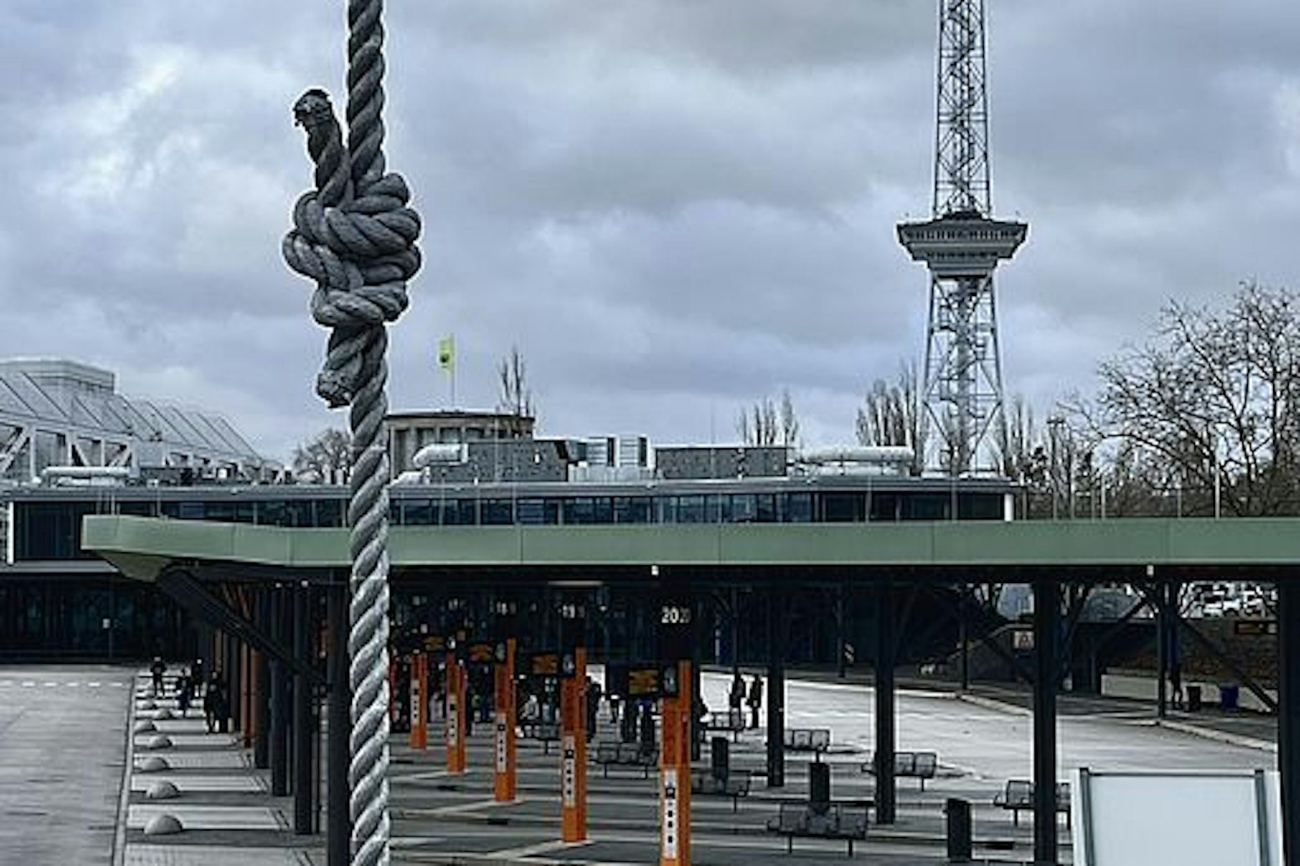 Für die Kunst am Bau „Knotenpunkt“ am ZOB standen bis zu 203.000 Euro zur Verfügung. 