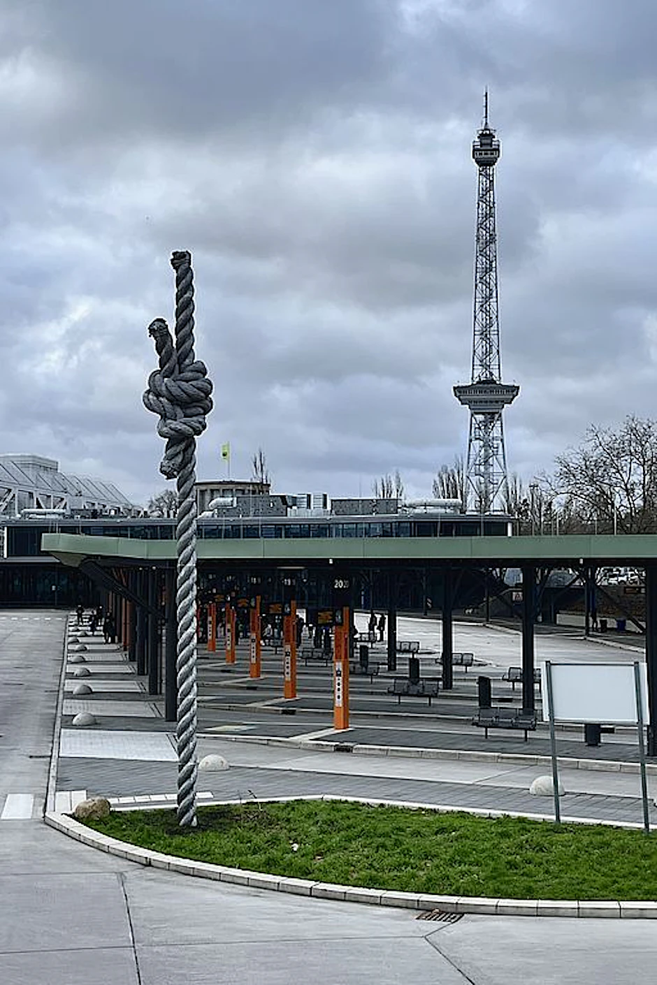 Für die Kunst am Bau „Knotenpunkt“ am ZOB standen bis zu 203.000 Euro zur Verfügung.&nbsp;