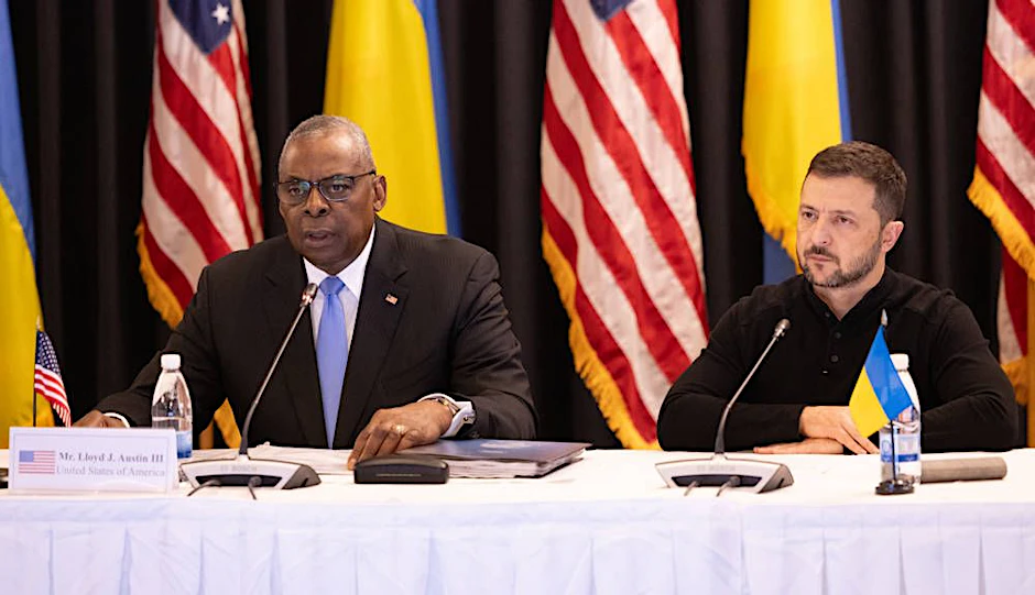 US-Verteidigungsminister Lloyd Austin und der ukrainische Präsident Wolodymyr Selenskyj auf dem letzten Treffen der Ukraine-Kontaktgruppe am 6. September in Ramstein