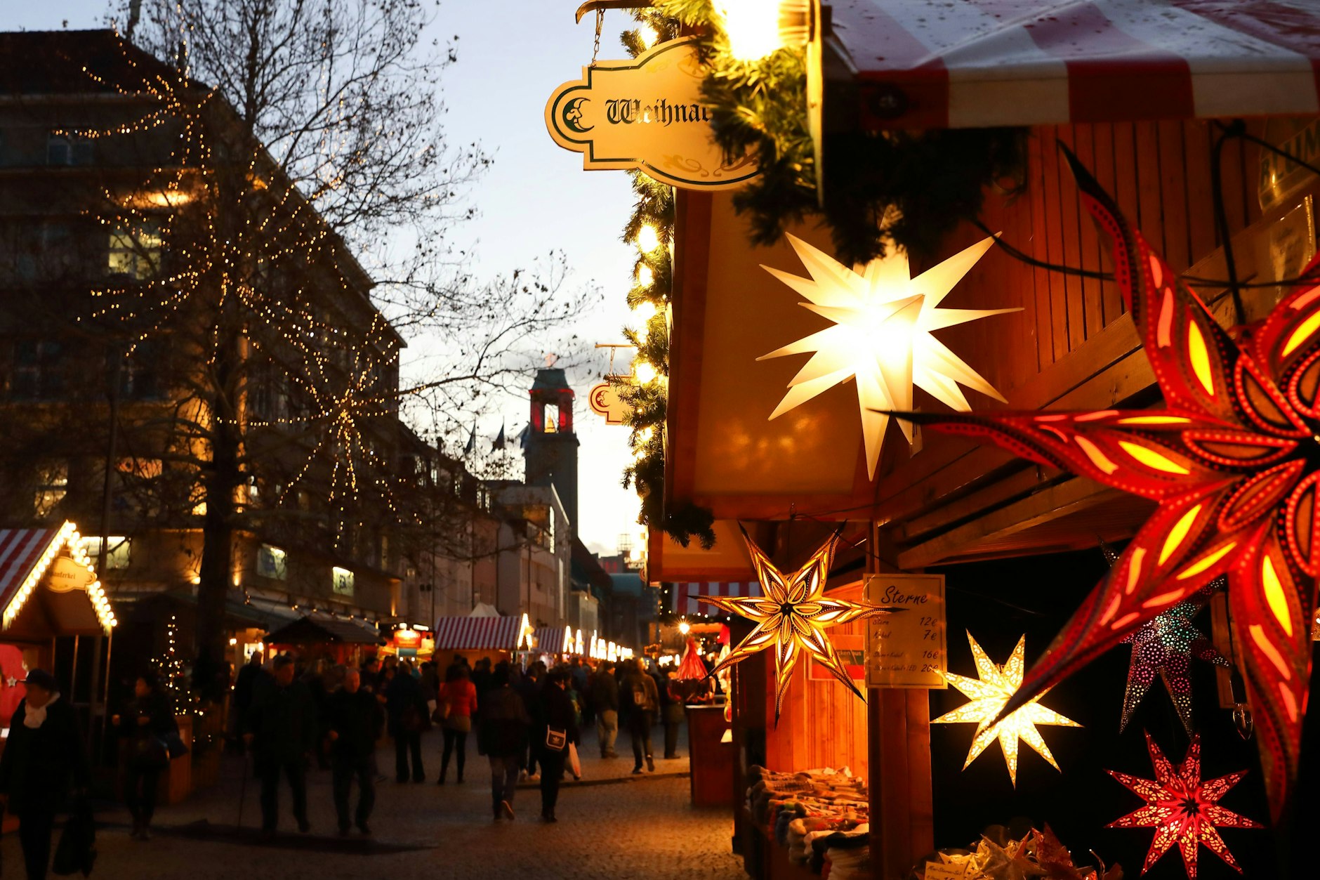Auf dem Weihnachtsmarkt in der Spandauer Altstadt gibt es allerlei Kunsthandwerk.