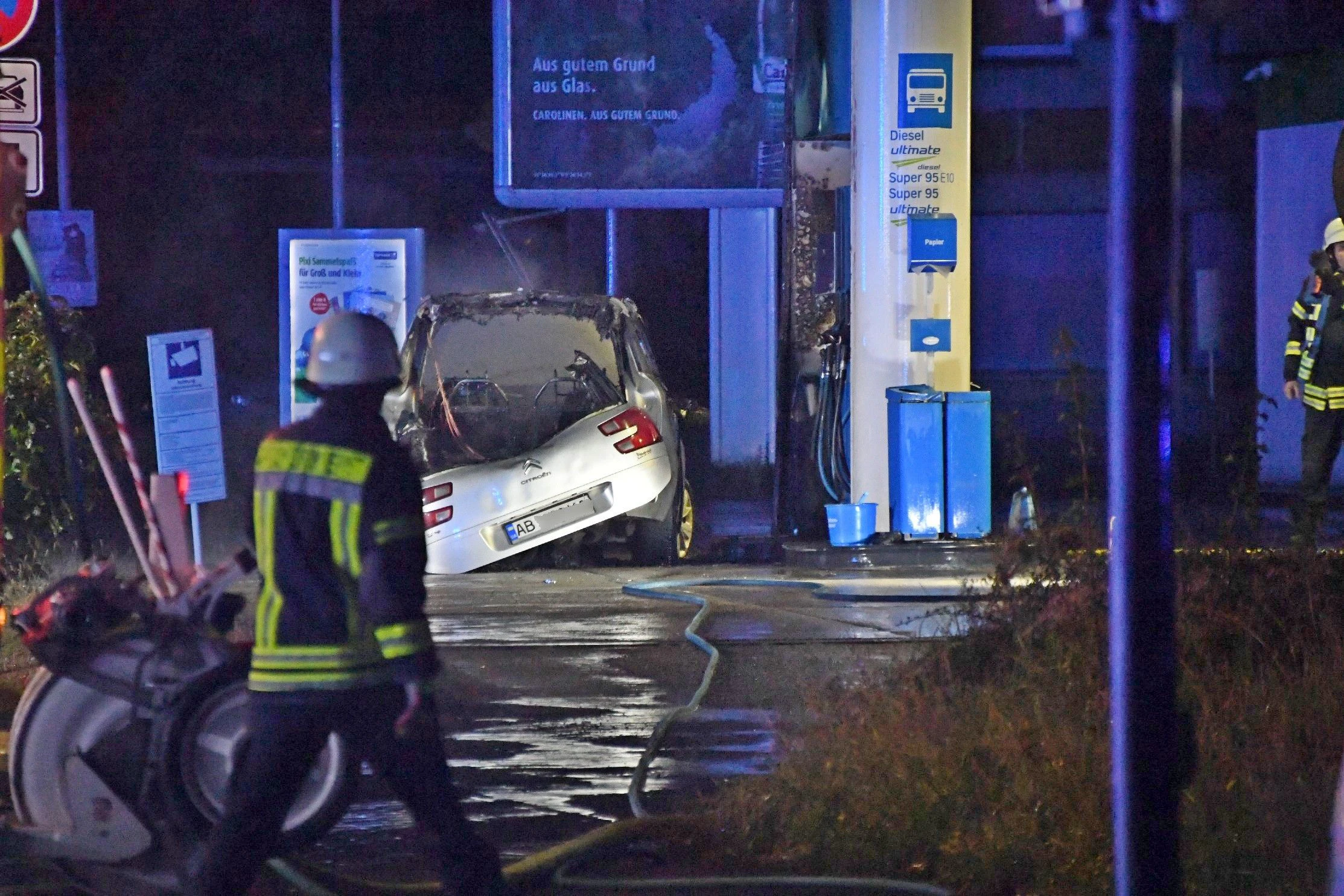 In diesem Wrack fanden die Retter eine Leiche. 