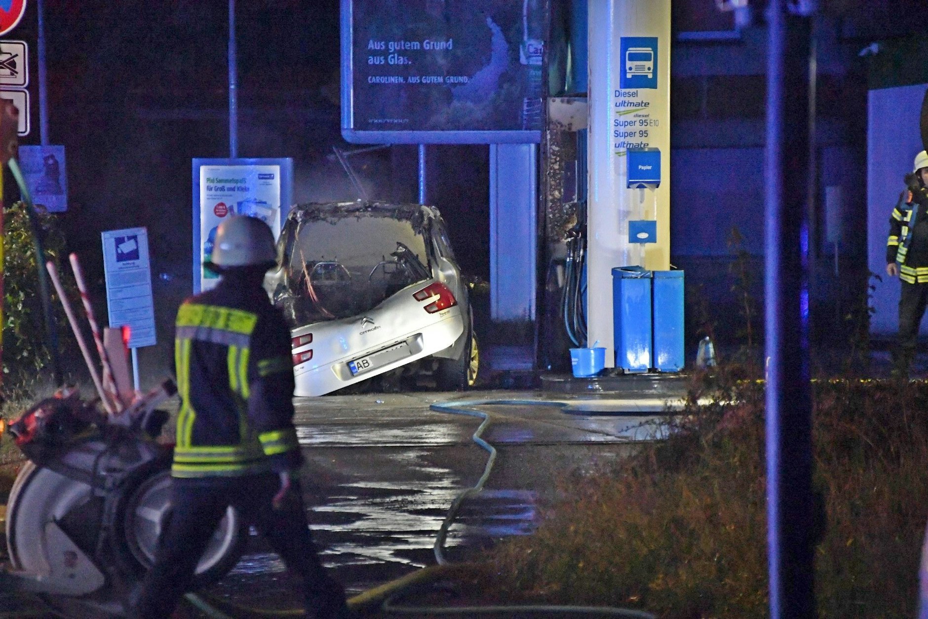 In diesem Wrack fanden die Retter eine Leiche. 