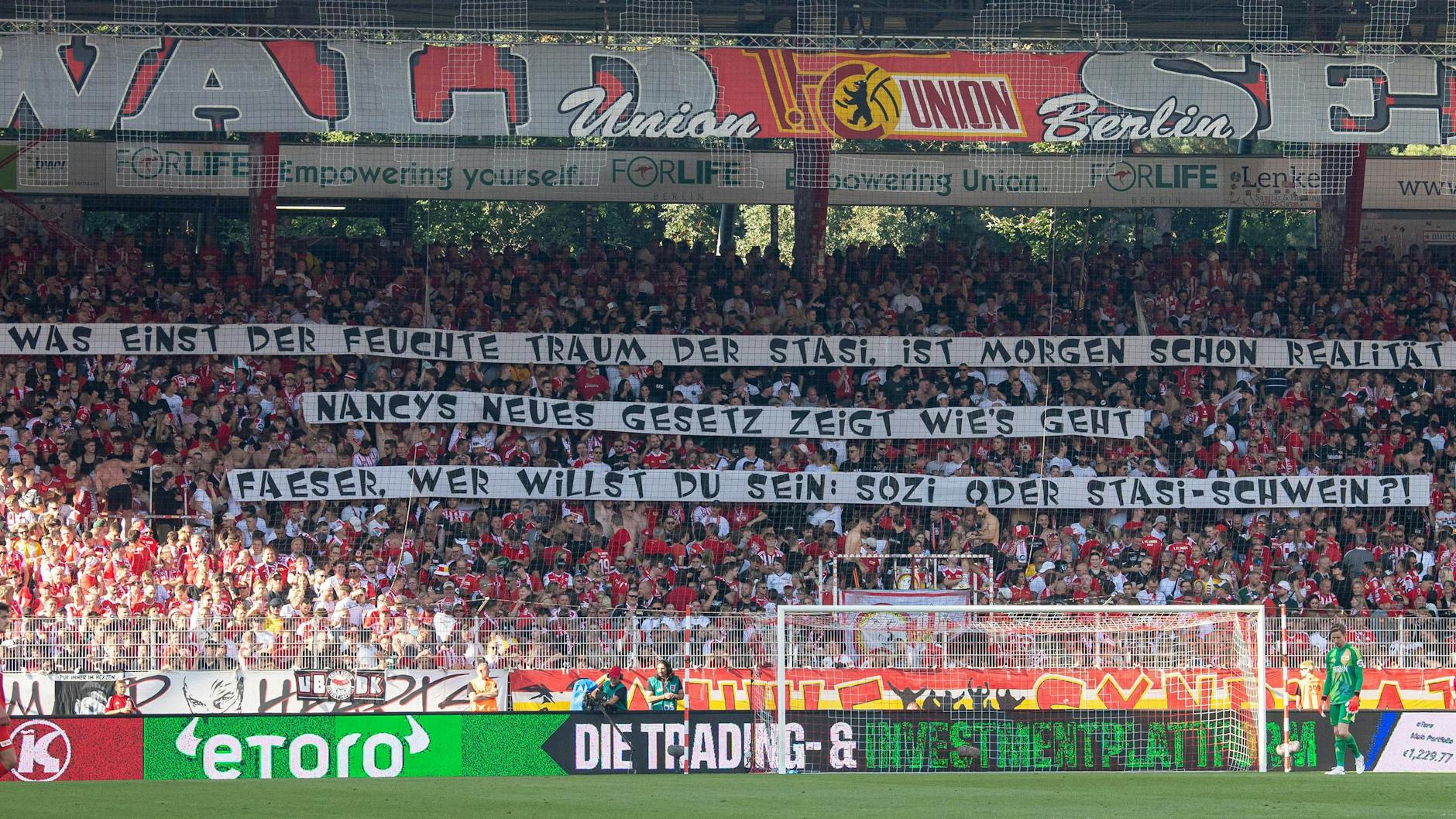 Beim Heimspiel gegen die TSG Hoffenheim kritisierten die Union-Fans Nancy Faeser mit deutlichen Worten.