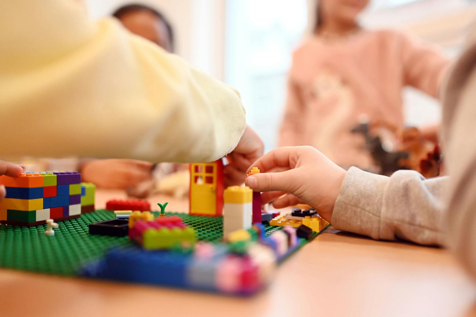 In den Berliner Bezirken gibt es wieder freie Kitaplätze.