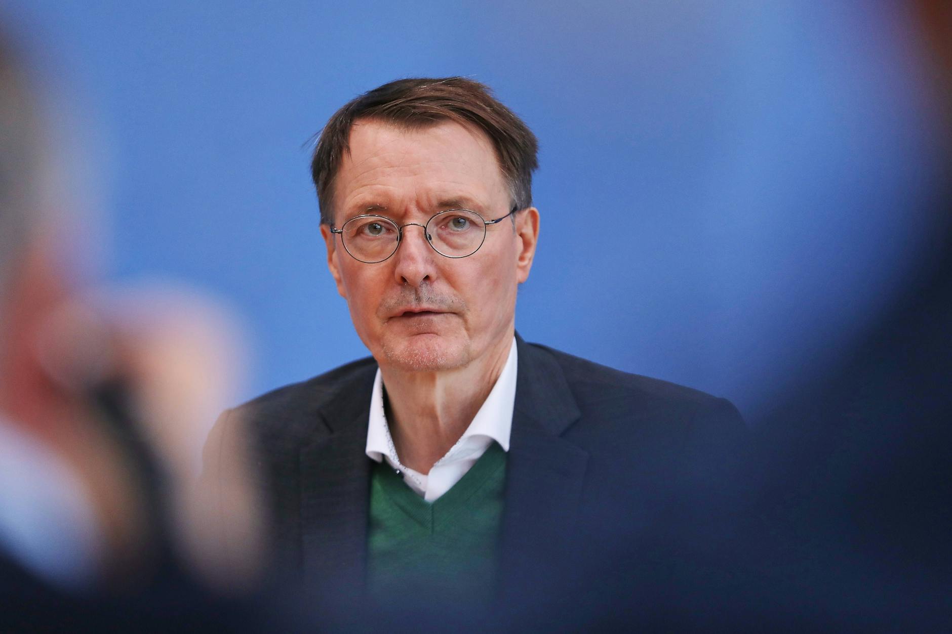 Karl Lauterbach (SPD), Bundesminister für Gesundheit, bei einer Bundespressekonferenz.