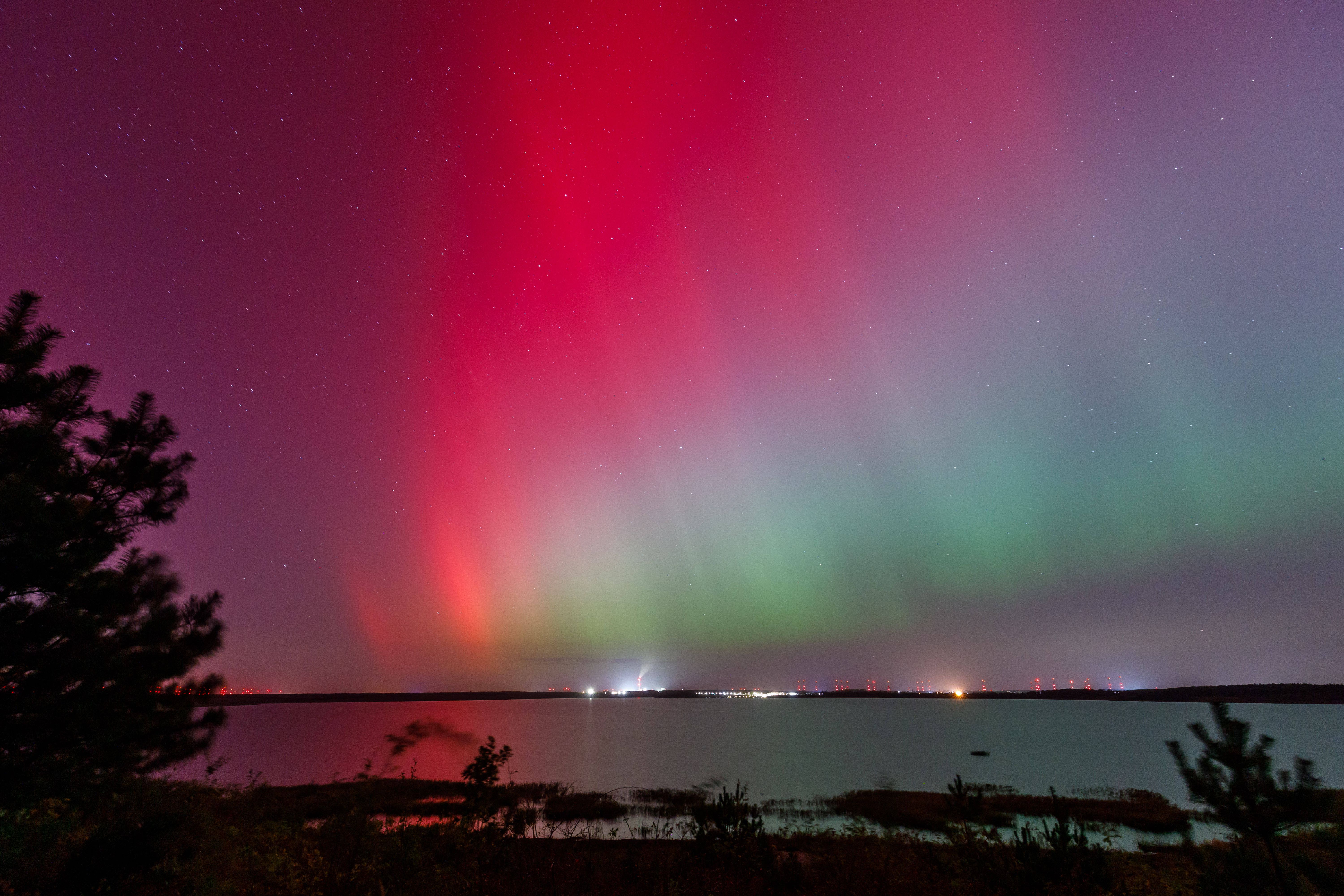 Nordlichter-Show über Berlin – DAS sind die schönsten KURIER-Leser-Fotos