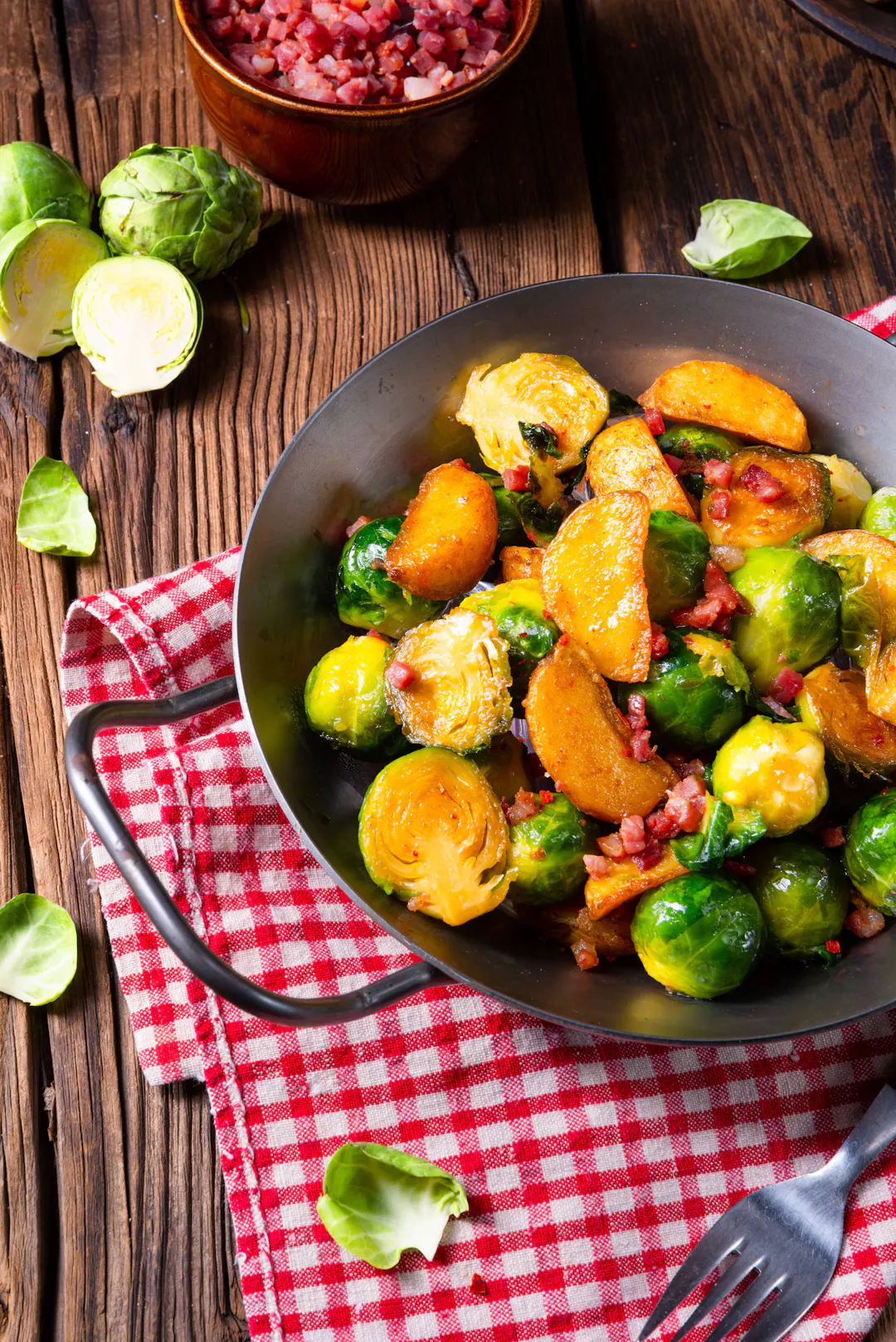 Knusprige Rosenkohl-Kartoffel-Pfanne – das genial einfache Rezept