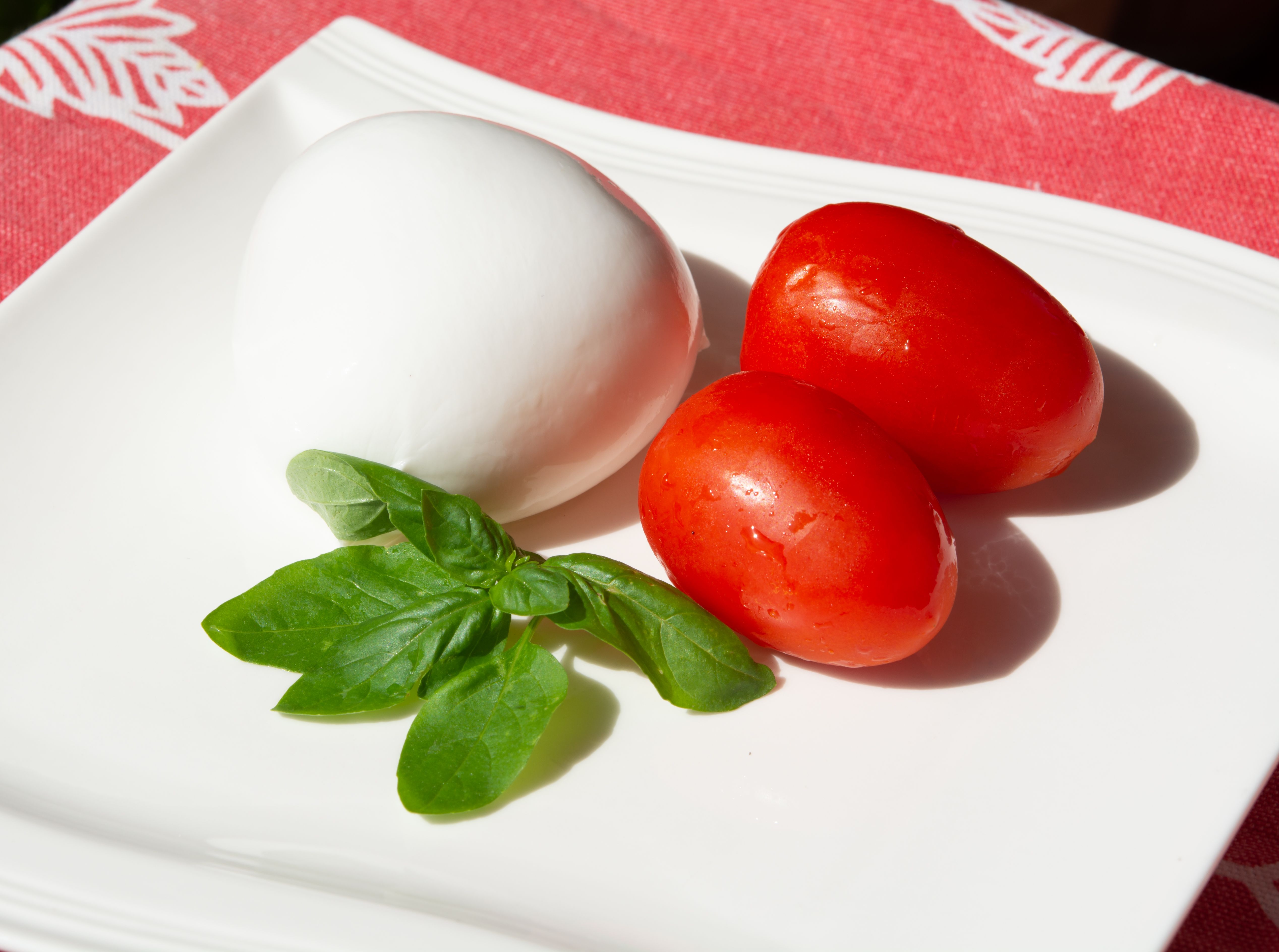 Darum sollten Sie das Wasser vom Mozzarella niemals wegschütten