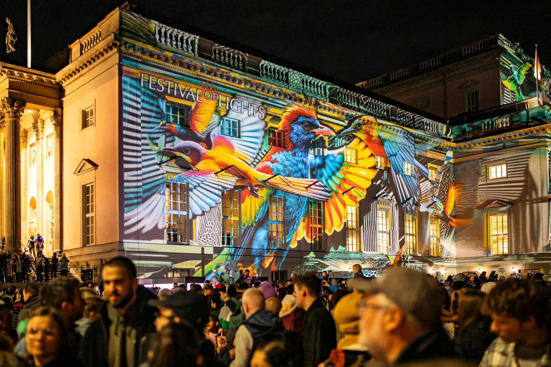 Bunte Vögel flew to the Staatsoper Unter den Linden.