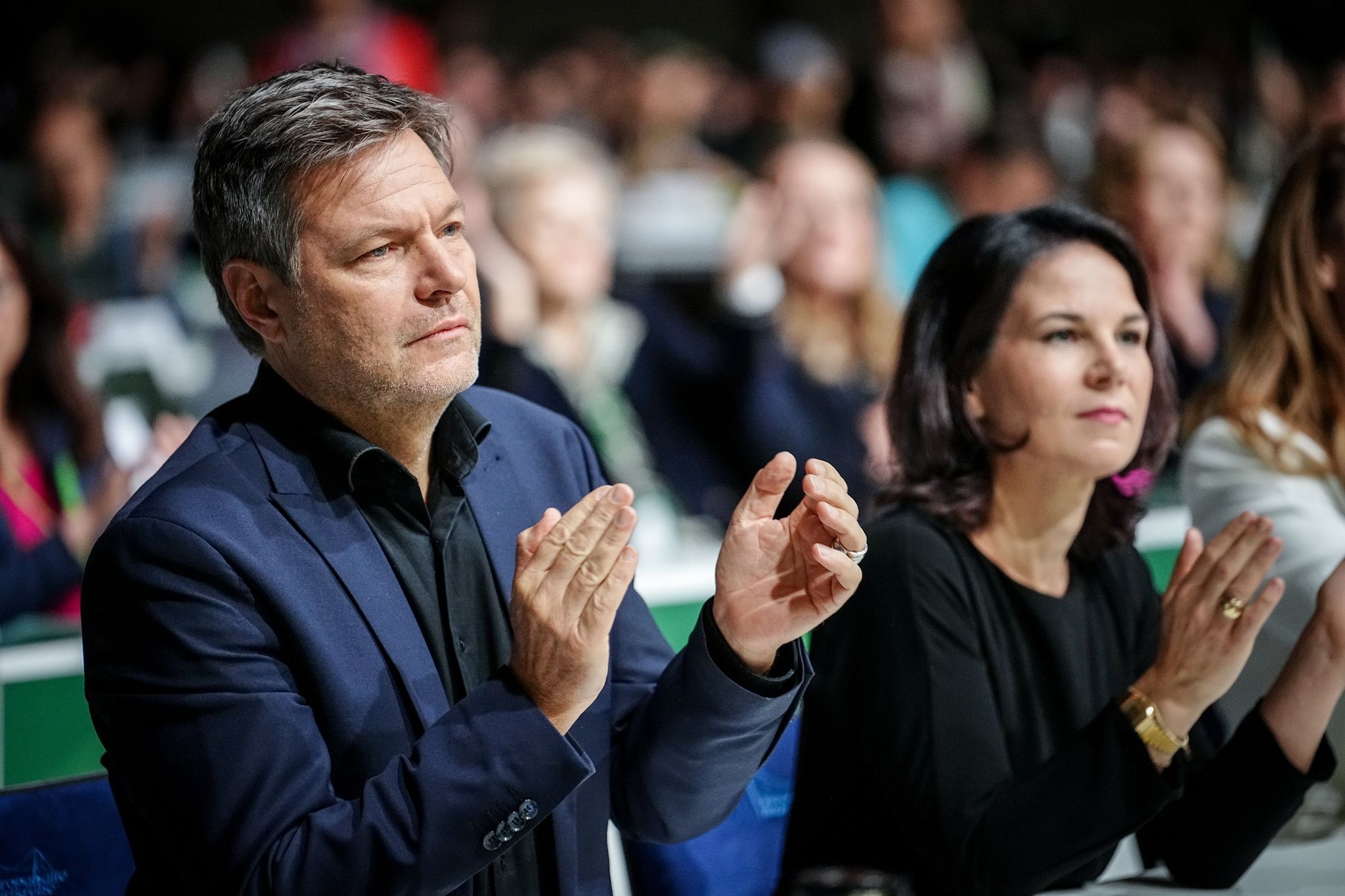 Image - Medienkritik: Viele Journalisten sind nicht „links“, sondern sehr oft grün und regierungsnah