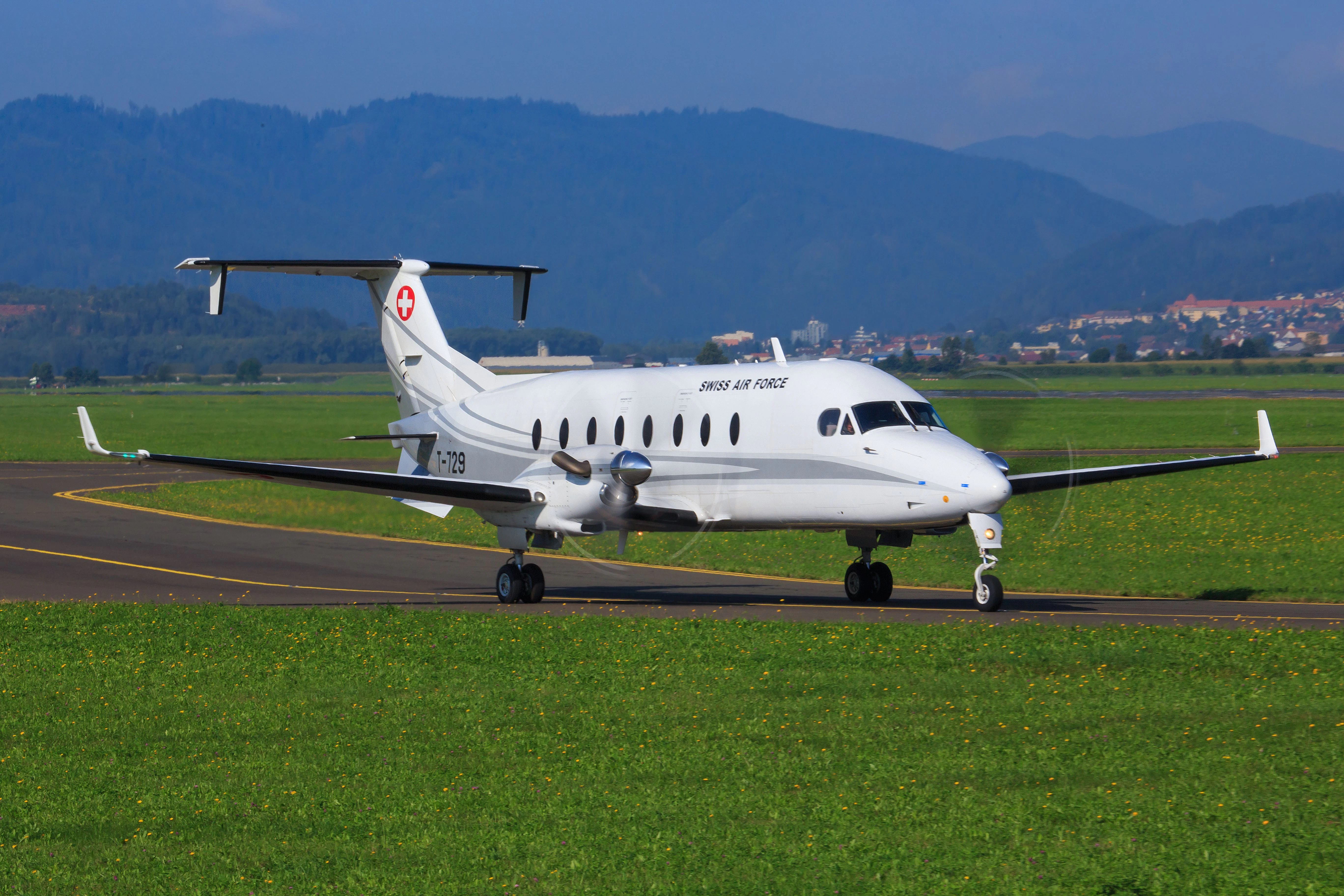 Ein Flugzeug in dieser Größenordnung soll die Frau, die über keinerlei Flugerfahrung verfügte, das Steuer übernommen haben.&nbsp; (Symbolfoto)