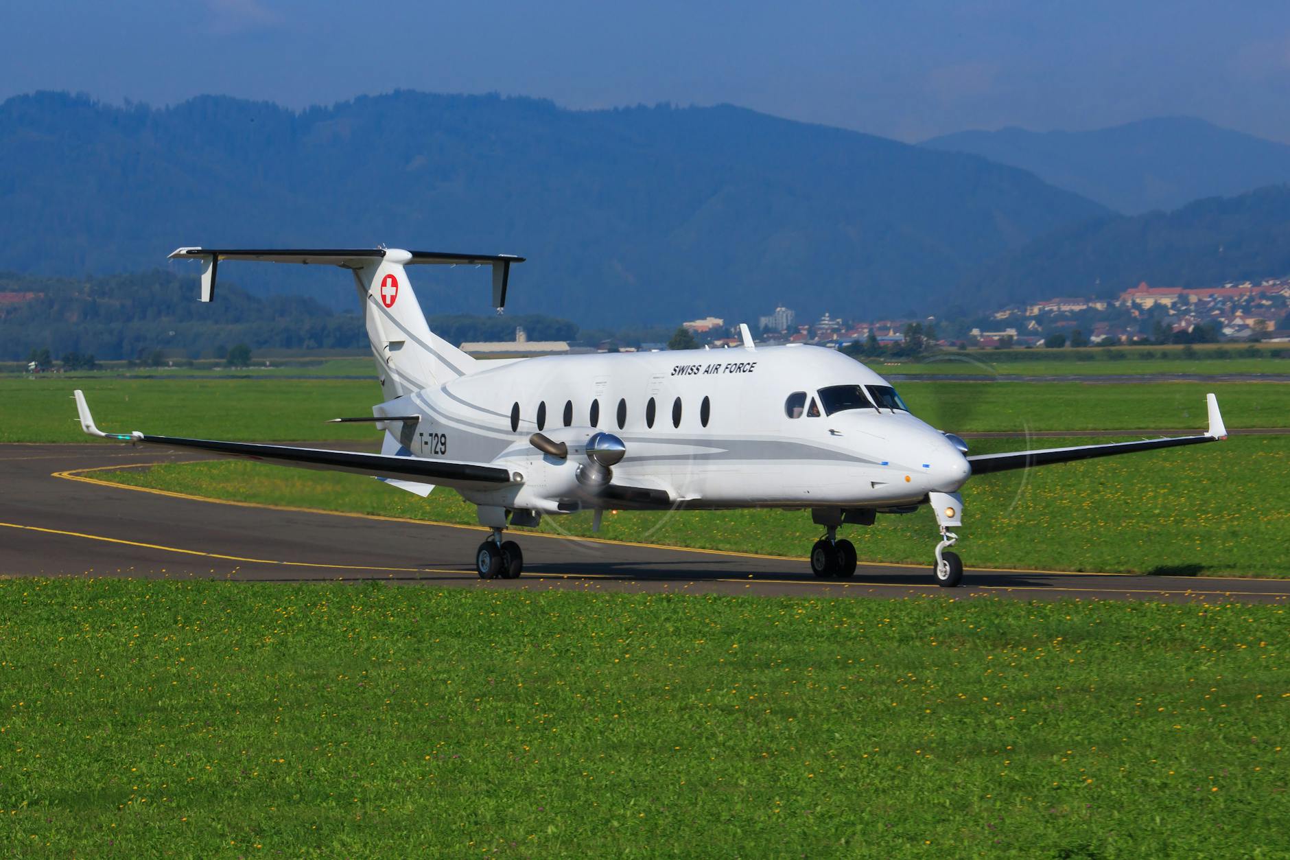 Ein Flugzeug in dieser Größenordnung soll die Frau, die über keinerlei Flugerfahrung verfügte, das Steuer übernommen haben. (Symbolfoto)