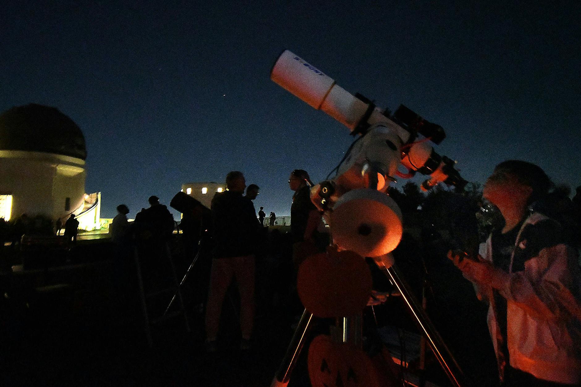Die Forscher der ESA und der NASA haben in der letzten Zeit darüber spekuliert, ob Tsuchinshan-Atlas C/2023 A3 der hellste Komet sein wird, der je vom Sonnenobservatorium (Soho) abgelichtet wurde. Bisher belegt Tsuchinshan-Atlas jedoch nur den zweiten Platz