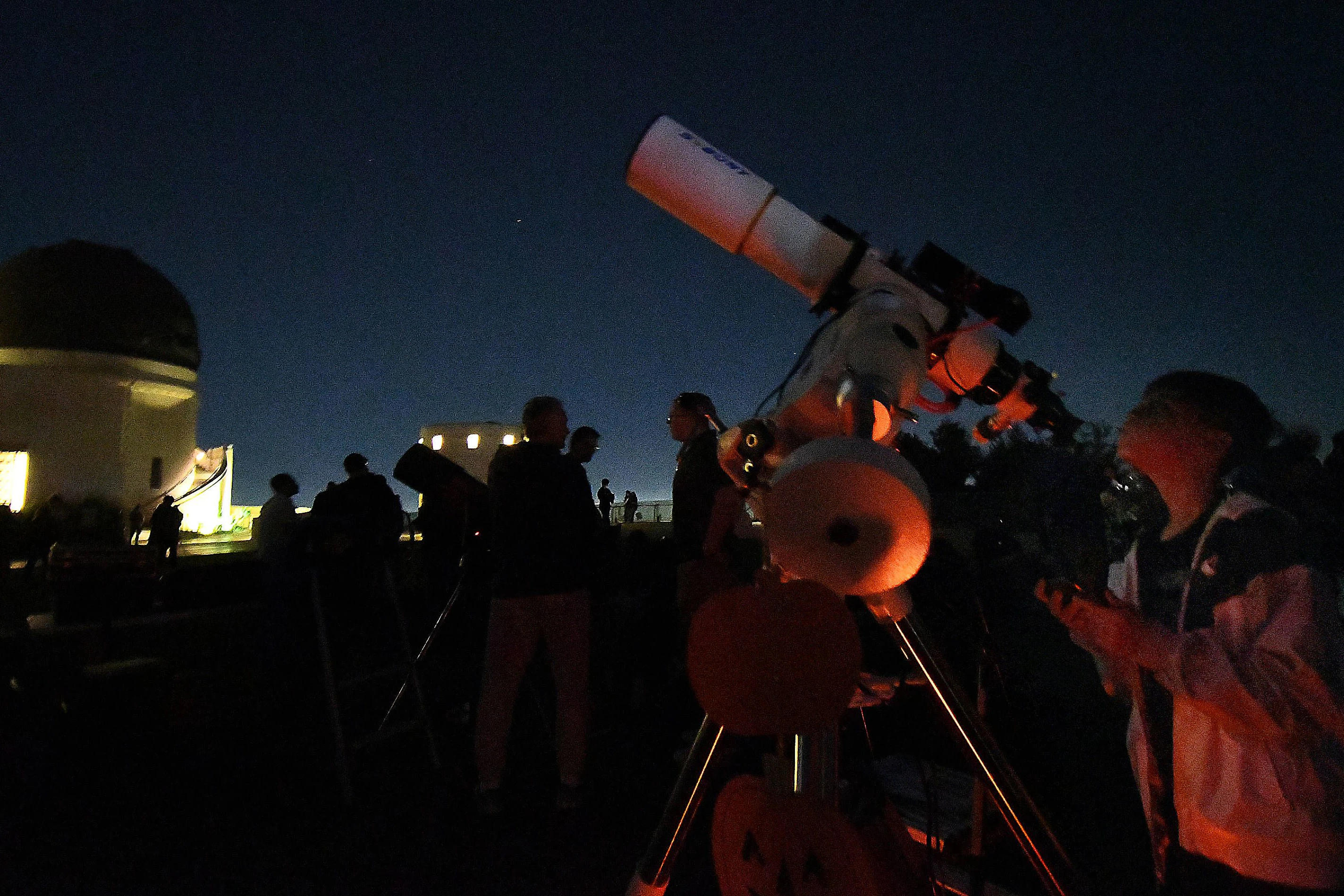 Die Forscher der ESA und der NASA haben in der letzten Zeit darüber spekuliert, ob Tsuchinshan-Atlas C/2023 A3 der hellste Komet sein wird, der je vom Sonnenobservatorium (Soho) abgelichtet wurde. Bisher belegt Tsuchinshan-Atlas jedoch nur den zweiten Platz