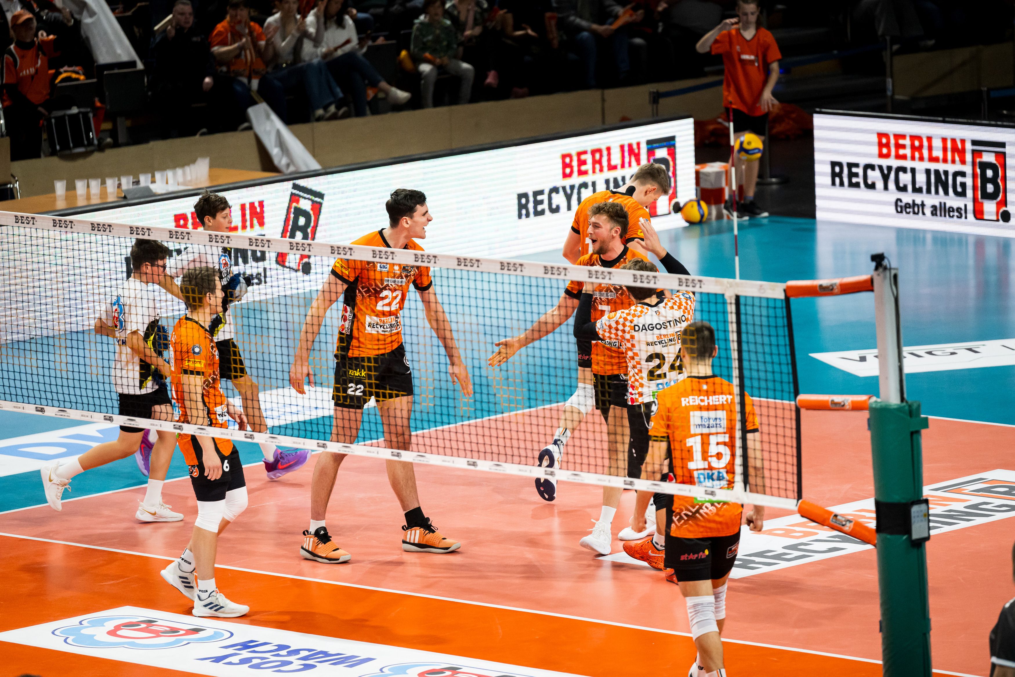 Faden verloren und wiedergefunden: Berlin Volleys besiegen Friedrichshafen